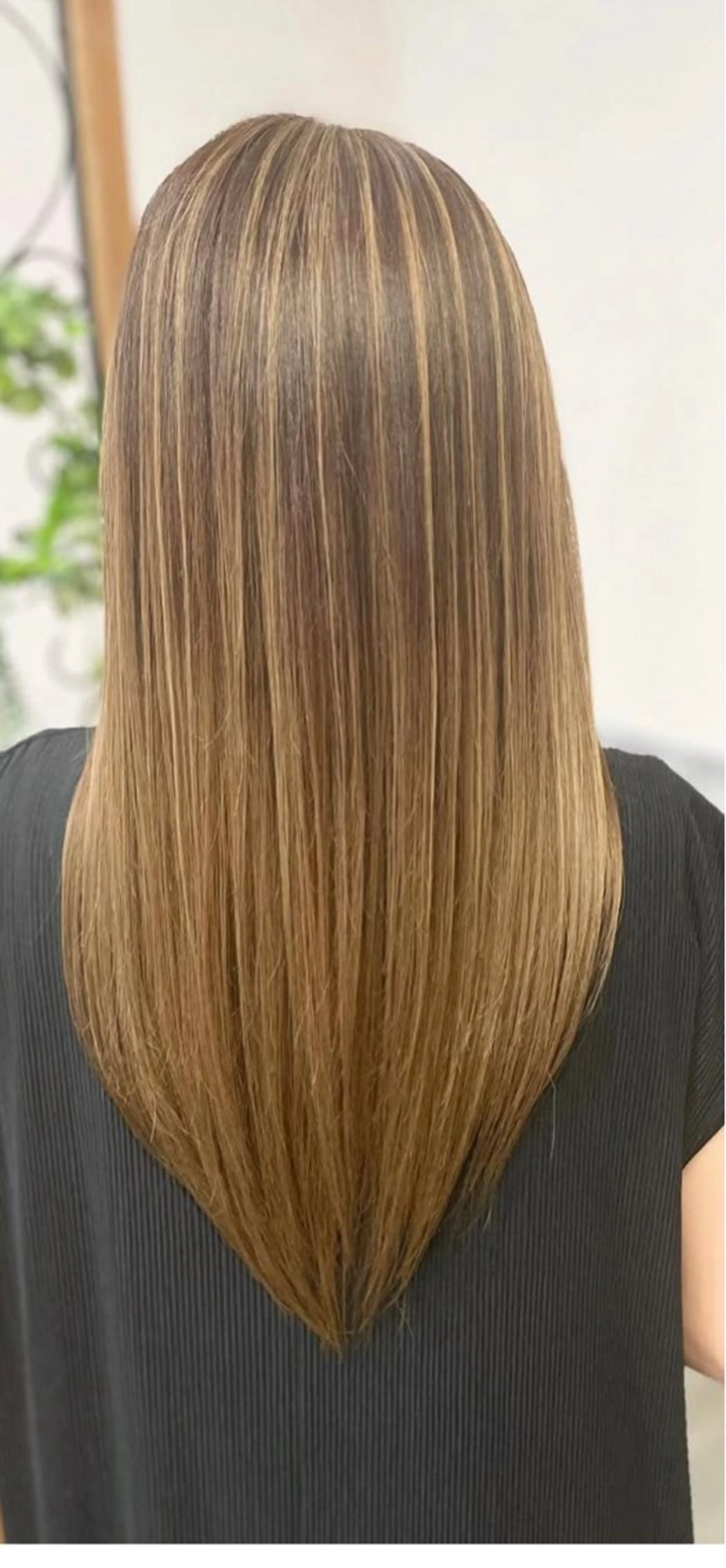 セミロング カラー ベージュカラー ハイライトカラー ハイライト Rel ax&HairCre a teGlow所属・髪質改善特化！川浪 晃のヘアスタイル