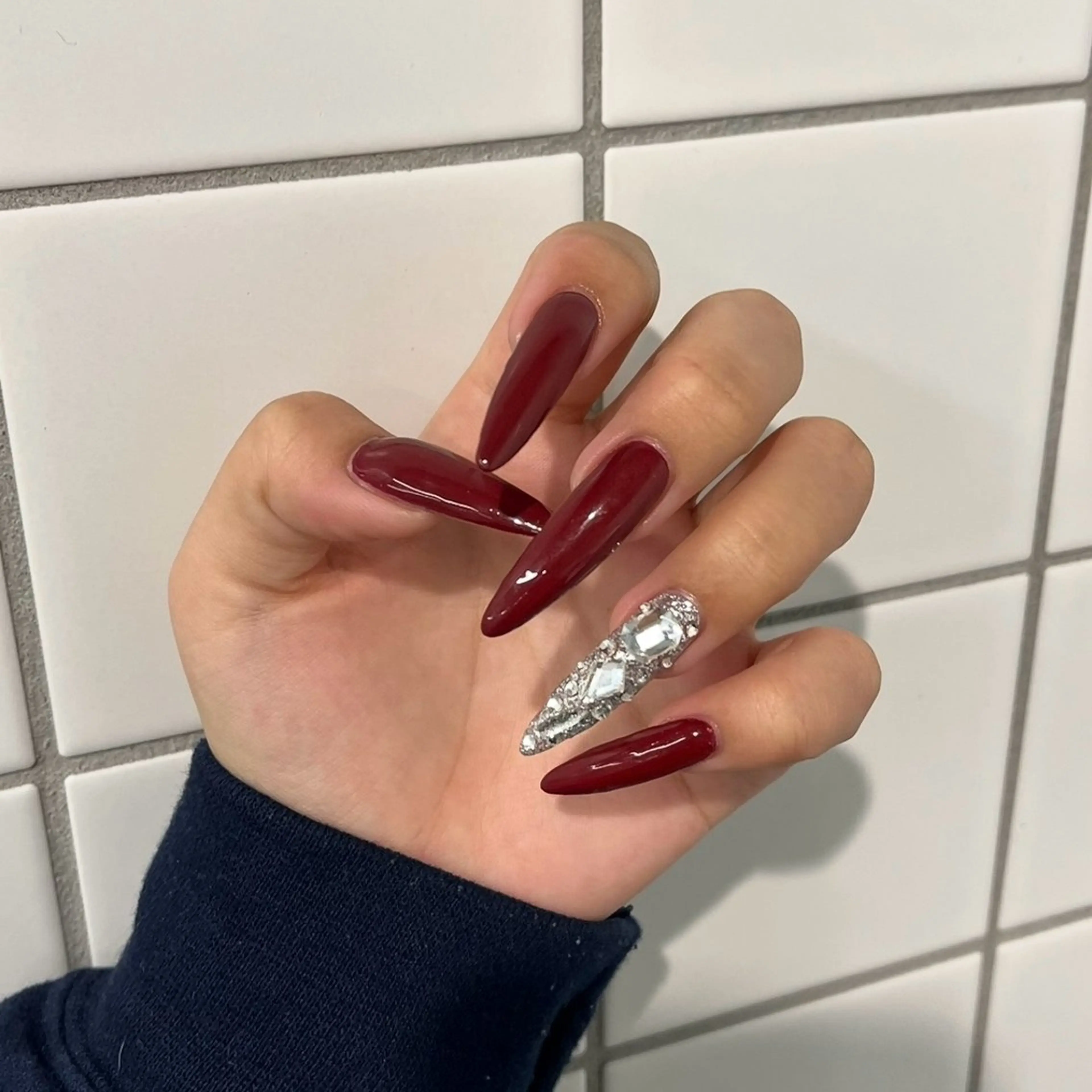 ネイル ボルドー ロングネイル 冬ネイル ハンドネイル eight nail 春菜のネイルデザイン