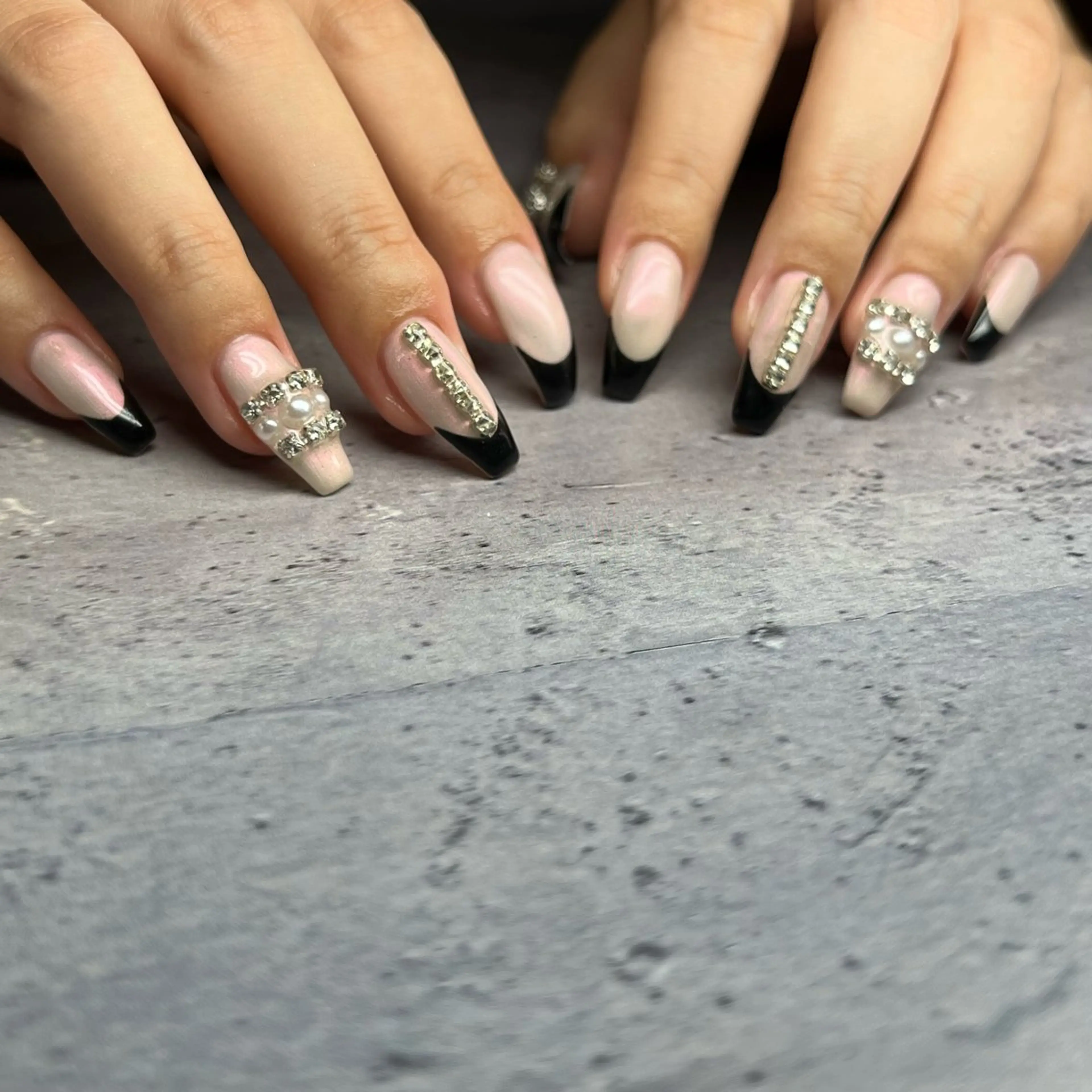 ネイル フレンチネイル 韓国ネイル ハンドネイル 𝐫𝐚𝐢 𝐧𝐚𝐢𝐥のネイルデザイン