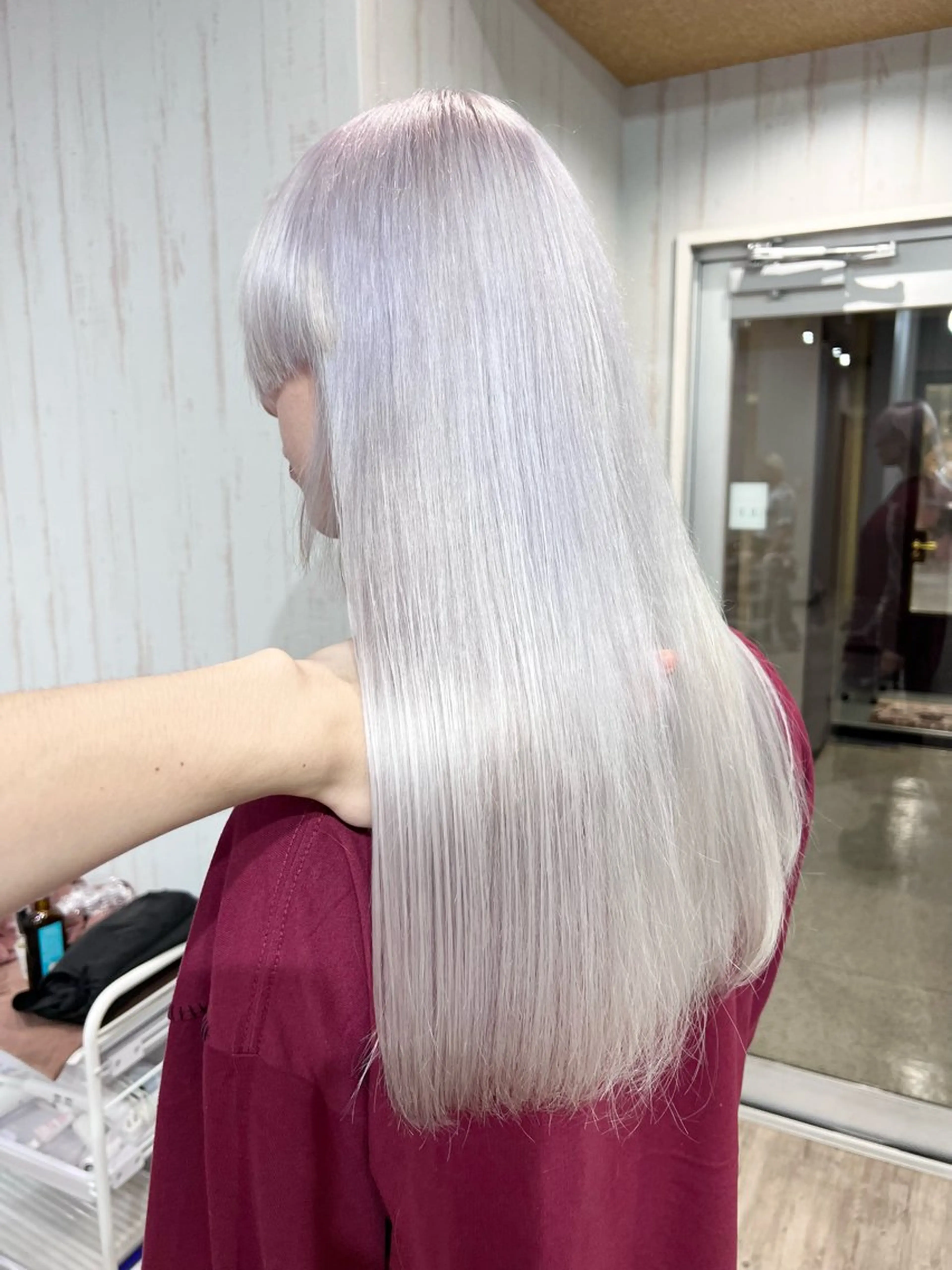 ロング カラー ブリーチ シルバー ホワイトシルバー ヘアカラー トリートメント 艶髪/ハイトーン特化 店長/SHOHEIのヘアスタイル