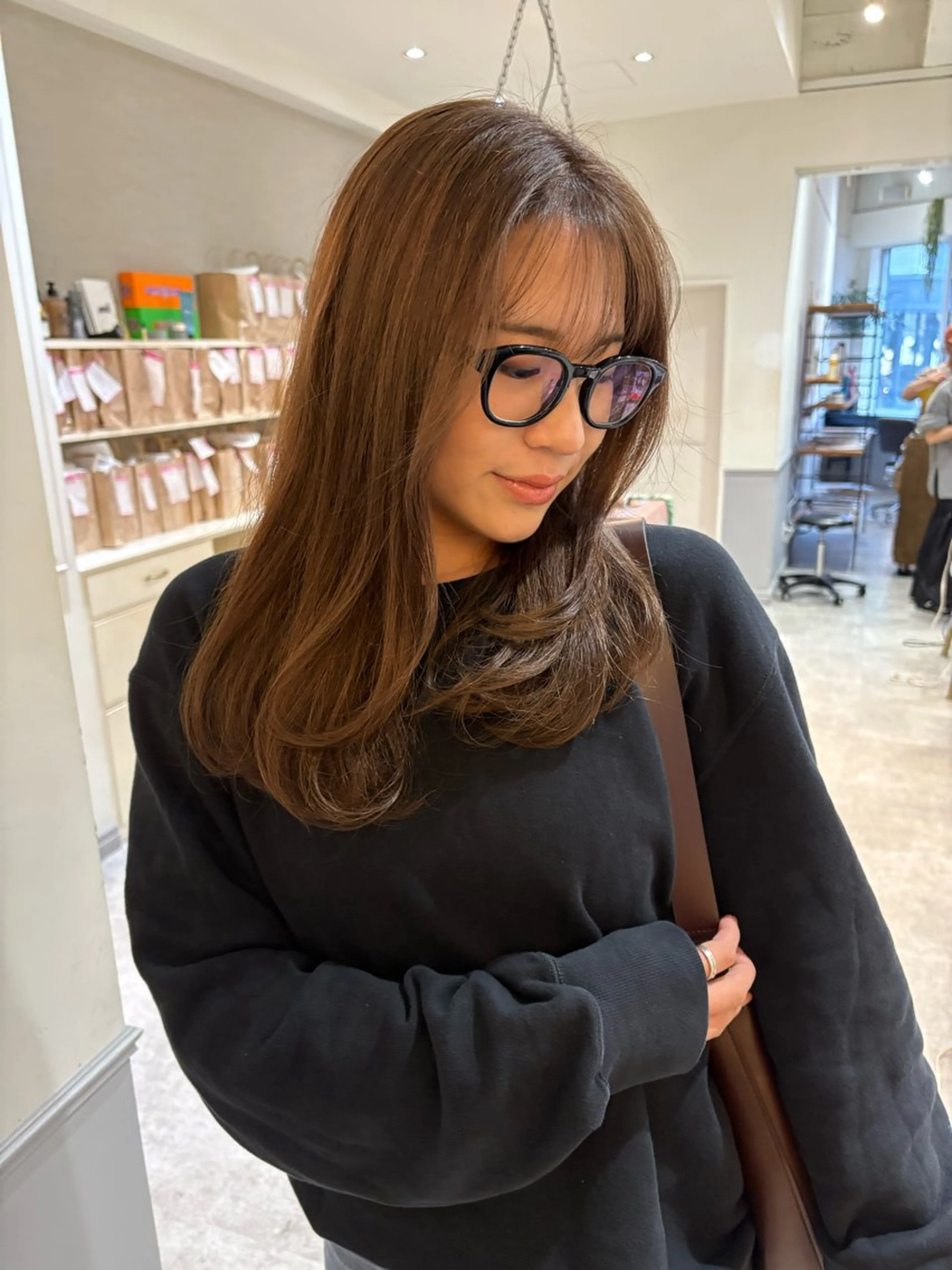 セミロング ヘアカラー SIKI yuuna モテ韓国ヘア☁️のヘアスタイル
