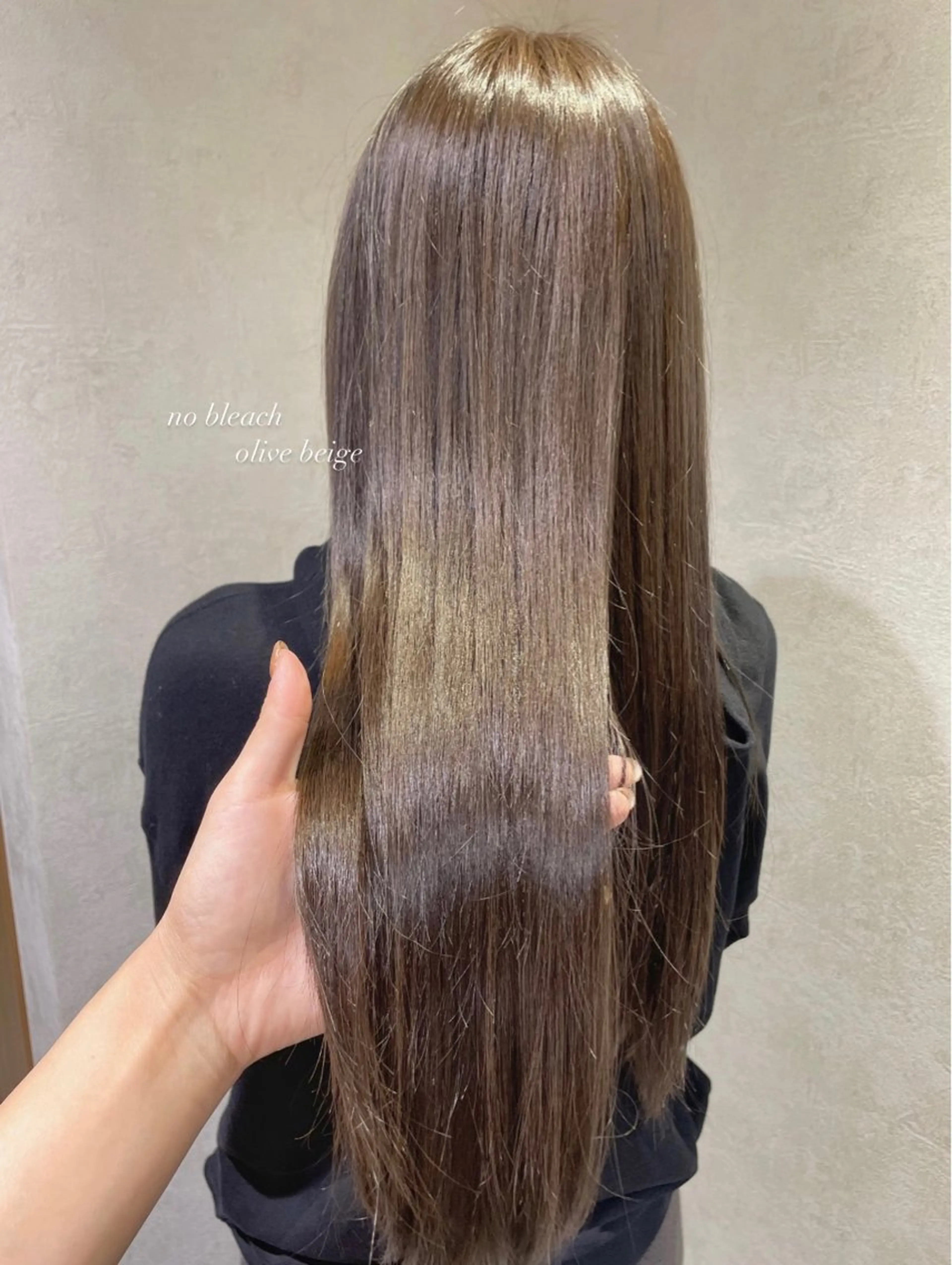 ロング カラー ベージュカラー ブリーチ ブリーチなしカラー オリーブベージュ オリーブカラー 透明感カラー／韓国 レイヤーmomokaのヘアスタイル