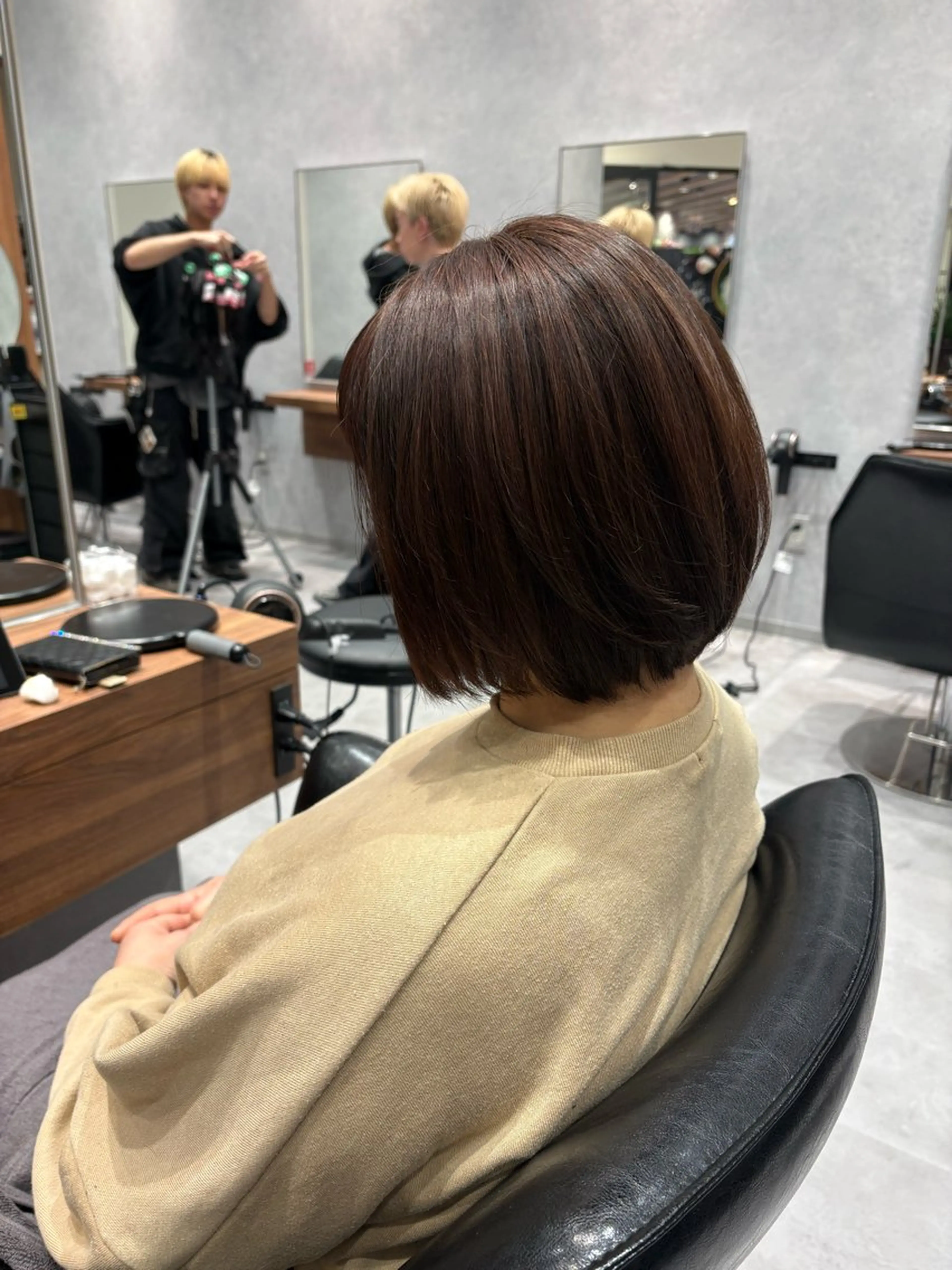 ショート ボブ レイヤーカット 髙田 千華 レディースカットのヘアスタイル