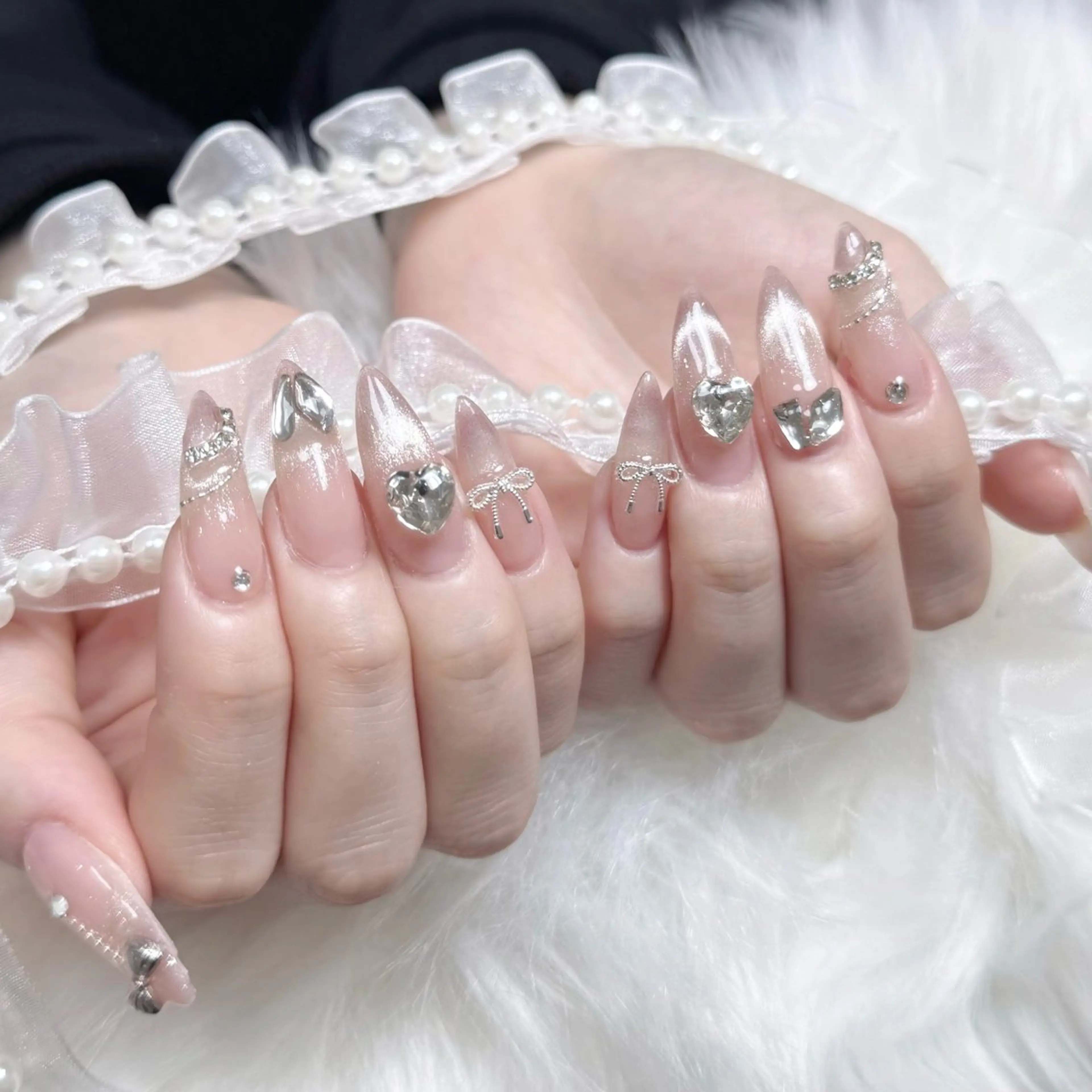 ネイル フレンチネイル ジェルネイル キラキラネイル 韓国ネイル マグネットネイル Julli nail studio所属・Julli NailStudioのネイルデザイン
