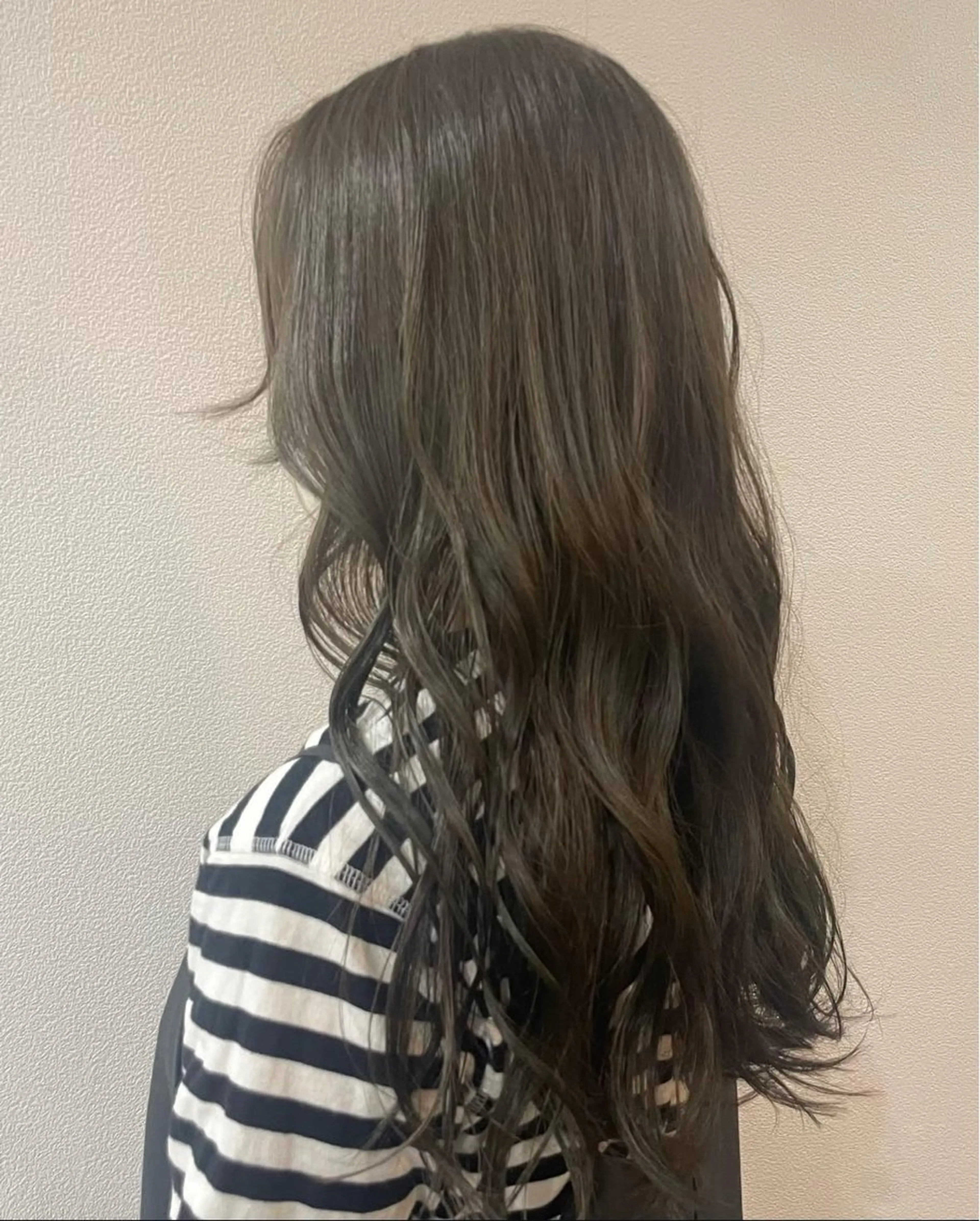 ロング 横田 凜子のヘアスタイル