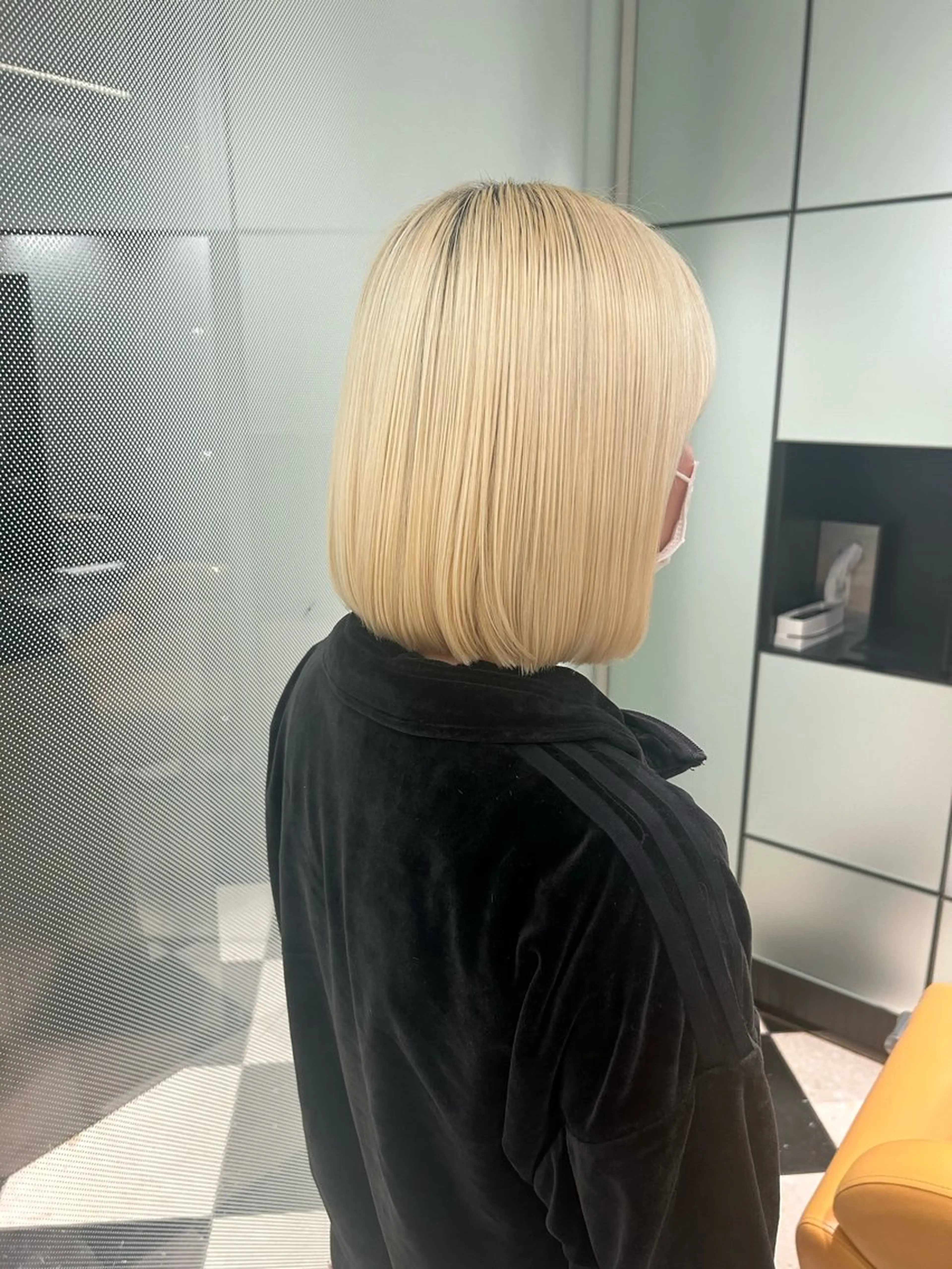 ミディアム ボブ ヘアカラー トリートメント LA PENSEE BLEU所属・大谷美佳/レイヤー カット/ツヤ髪のヘアスタイル
