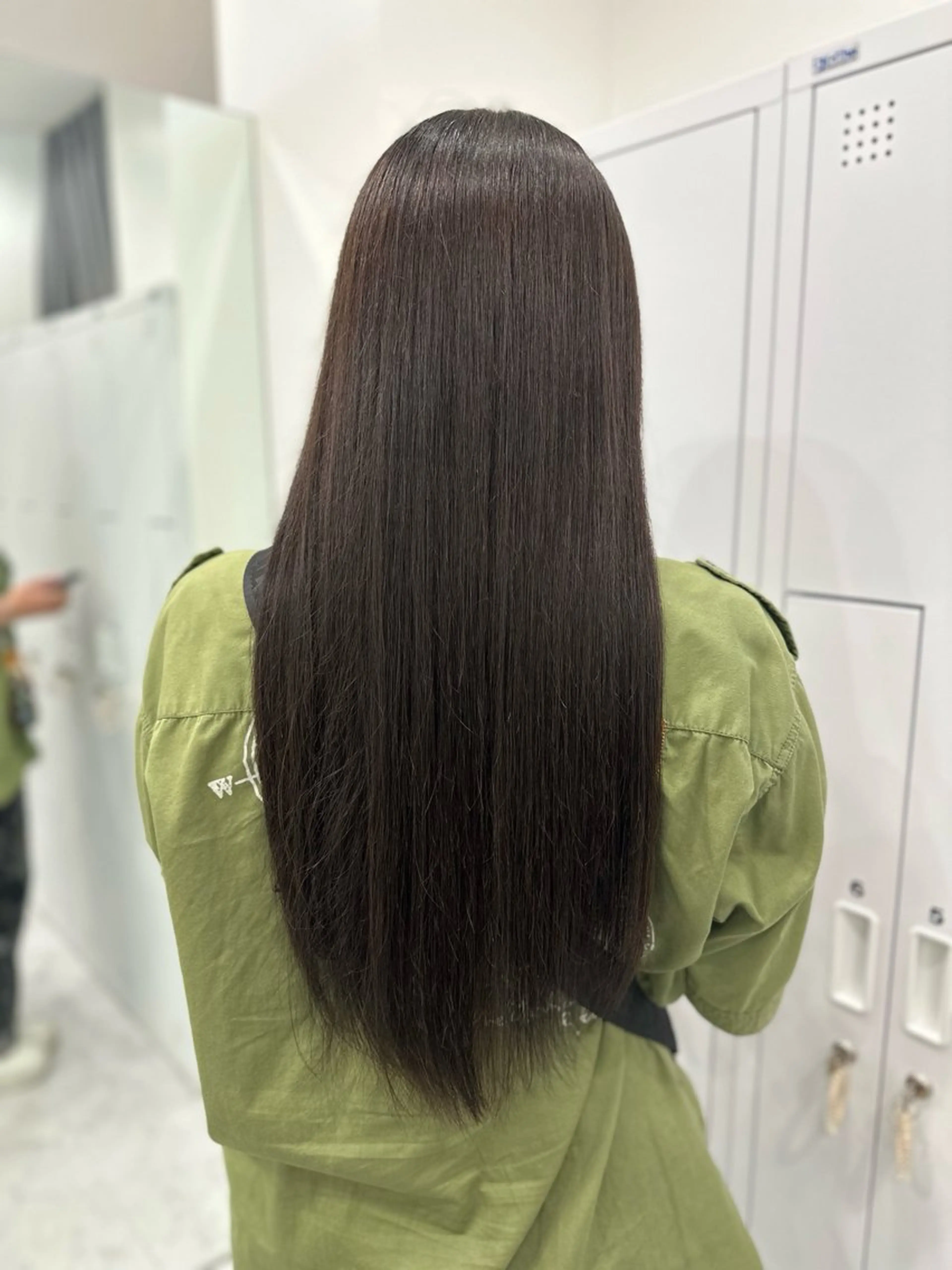 カラー 秋永 鈴のヘアスタイル