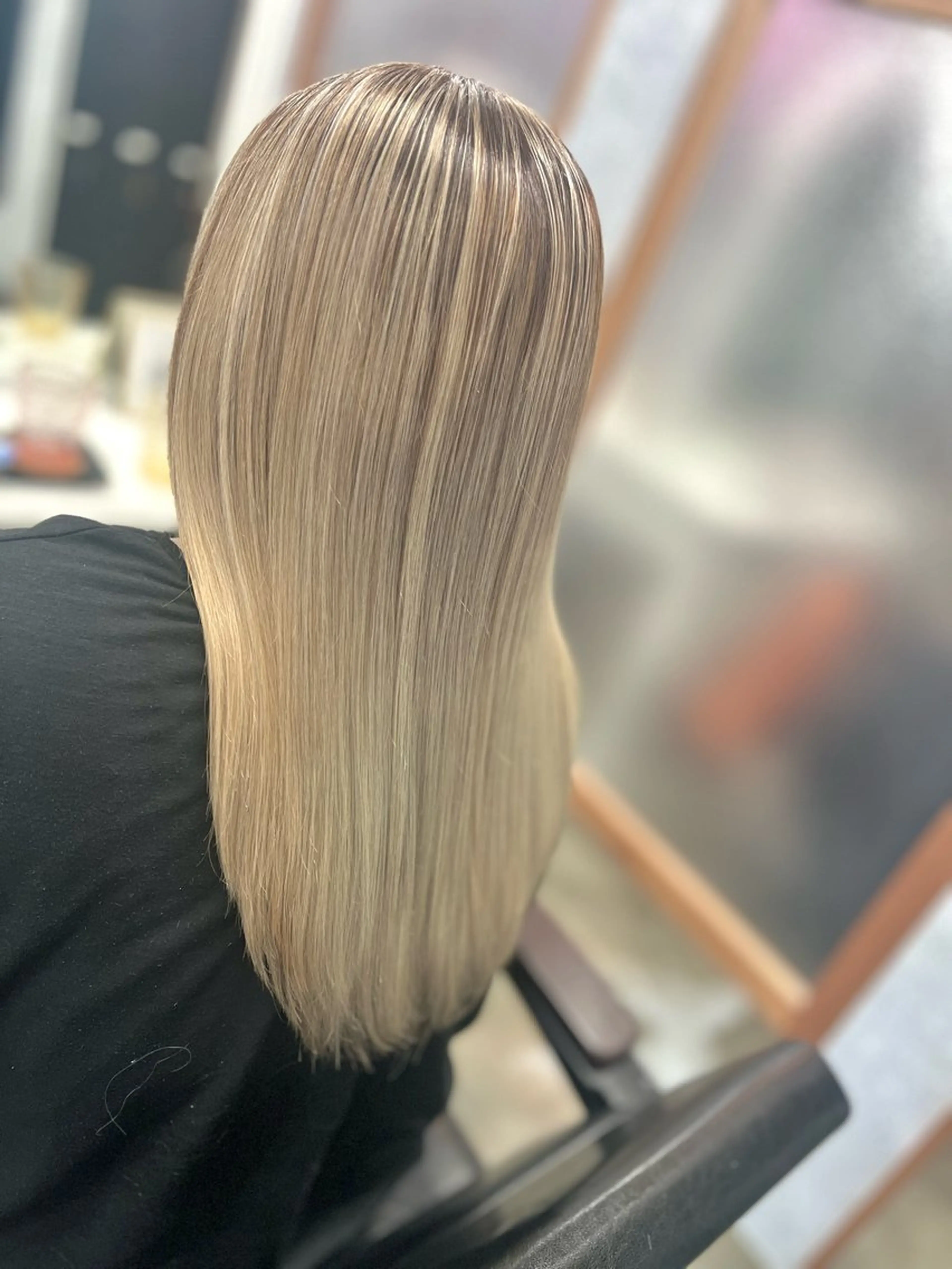 ロング カラー バレイヤージュ ブロンド レイヤーカット ヘアカラー Style Tのヘアスタイル