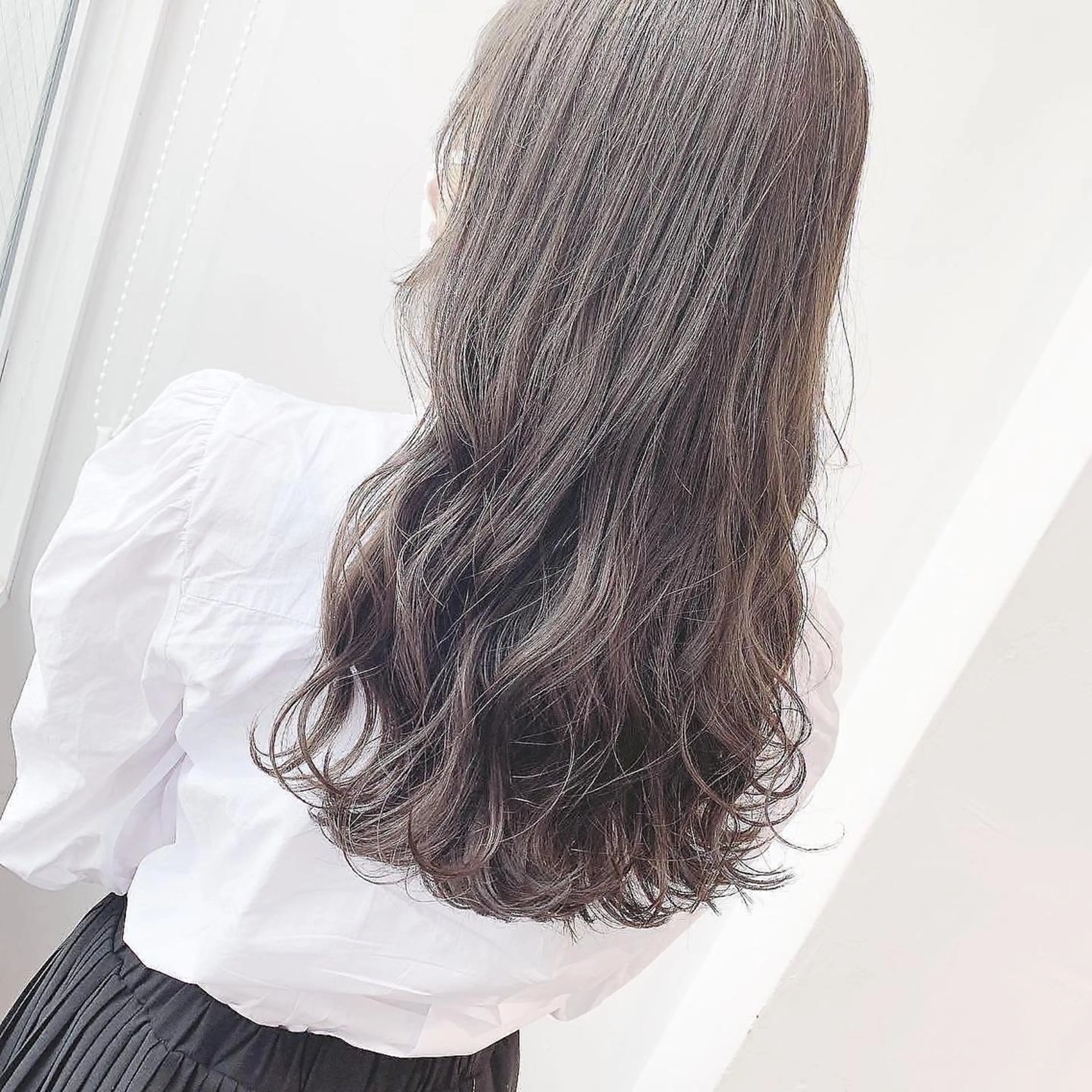 ミディアム カラー ブリーチ グレージュ ブリーチなしカラー ヘアカラー SALOWIN 札幌大通り店所属・🏆ウルフ/レイヤー 指名No.1山口圭佑のヘアスタイル