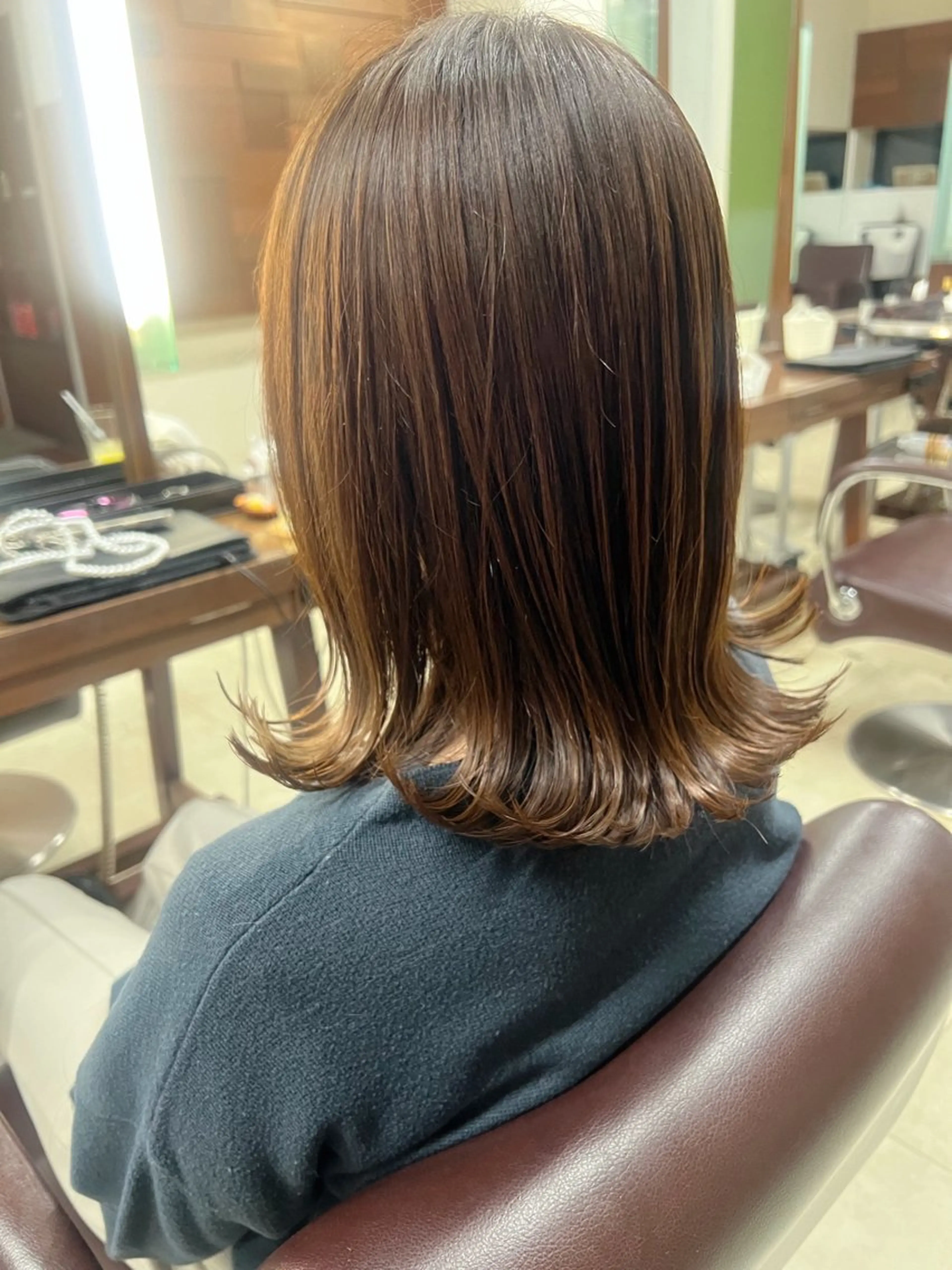 ミディアム ボブ 外ハネヘア 越納 陸のヘアスタイル