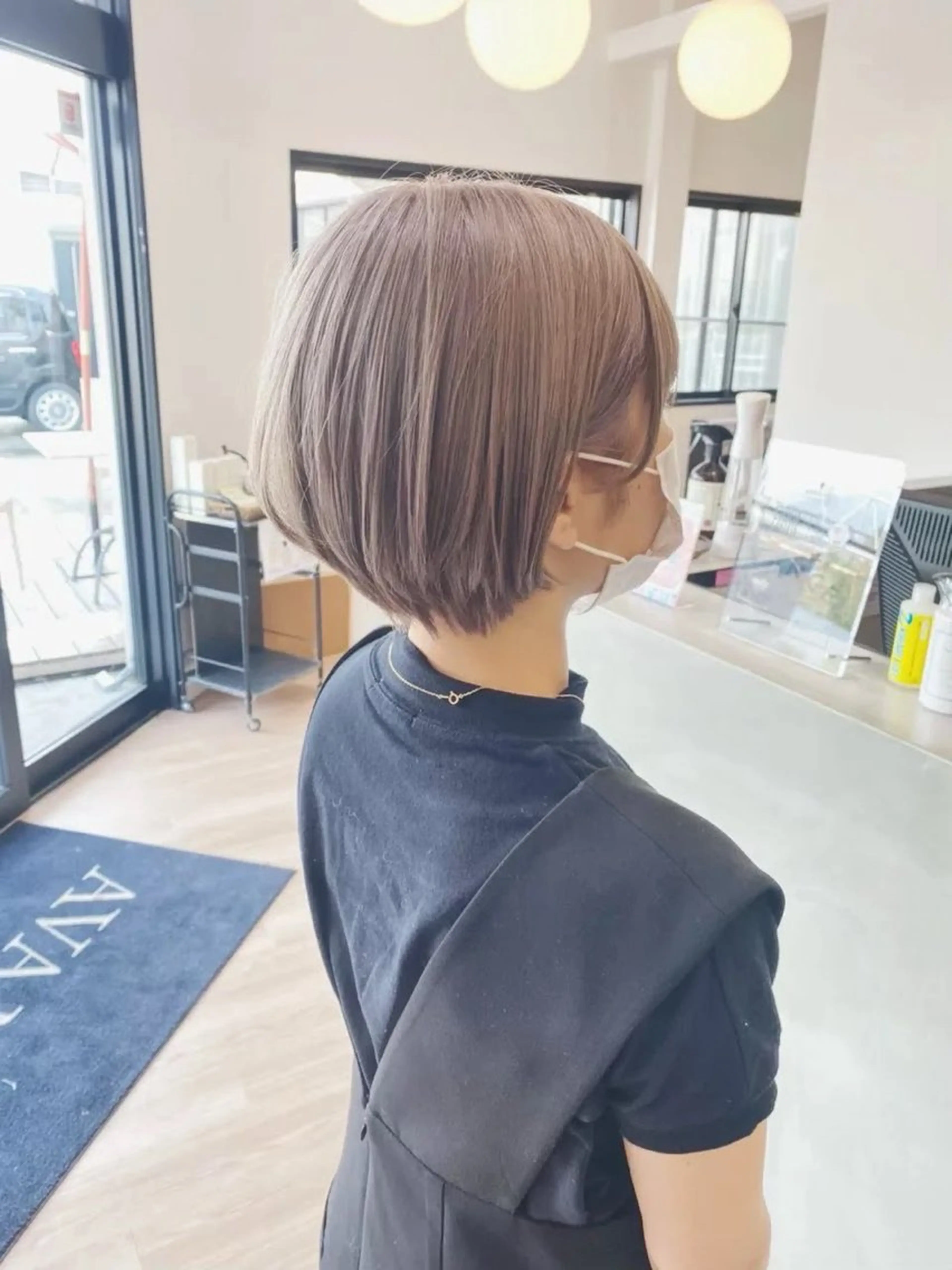 ブリーチカラー(インナー、イヤリング、アンブレラカラー)の写真