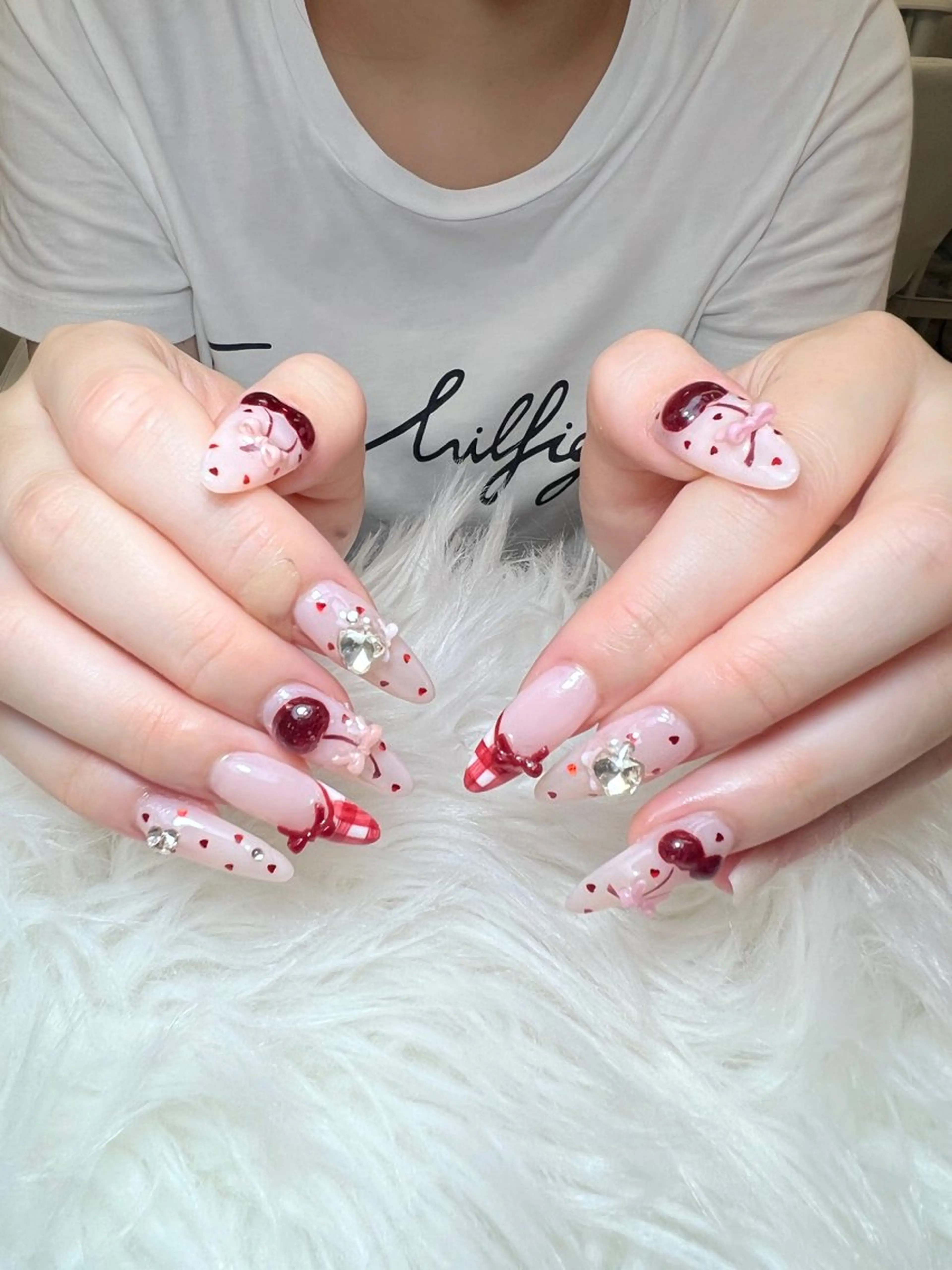 ネイル アートネイル オーロラネイル チークネイル 長さ出し フットネイル ハンドネイル フットネイル ハンドケア Noiranail_ studioのネイルデザイン