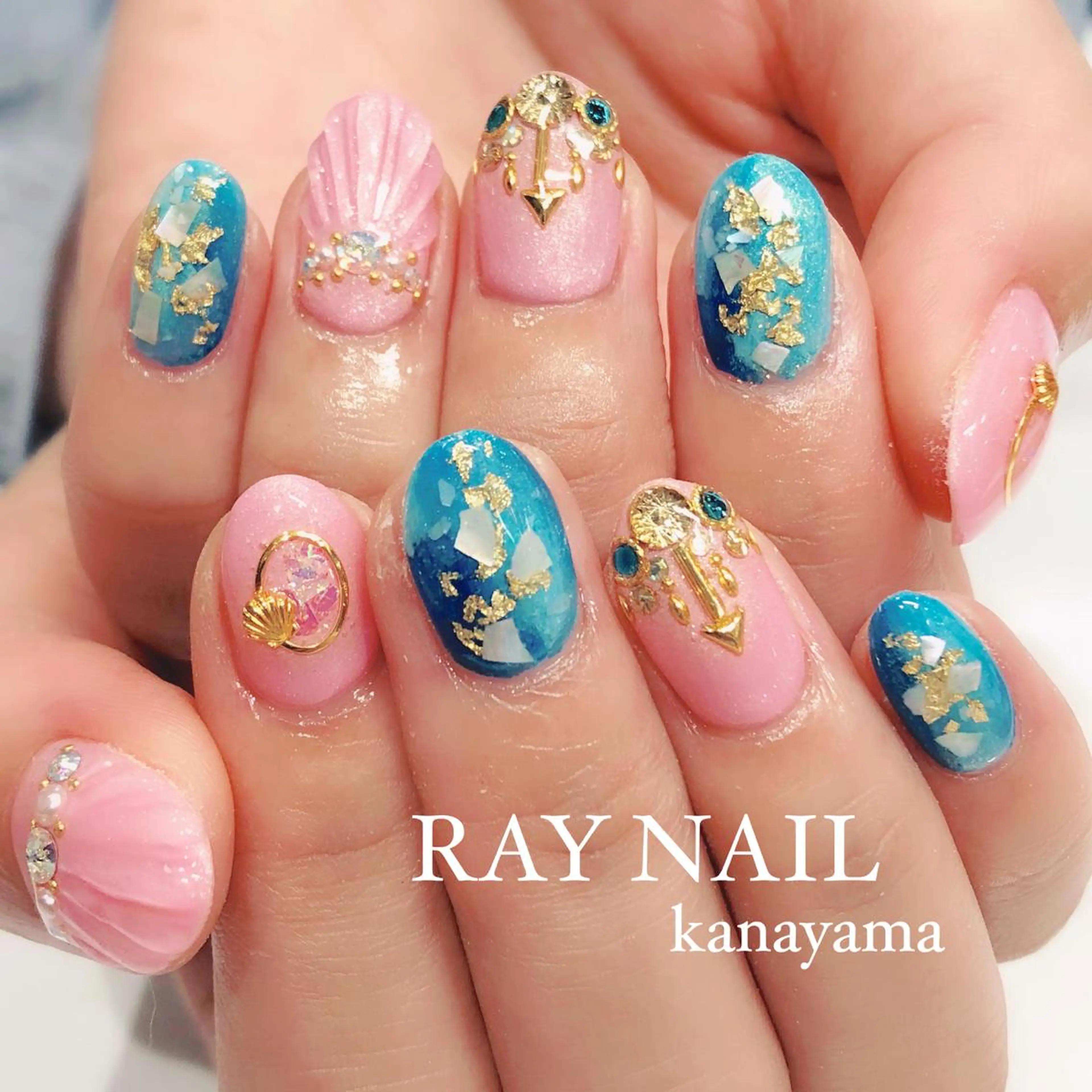 ネイル キラキラネイル Arowa 伊田のネイルデザイン