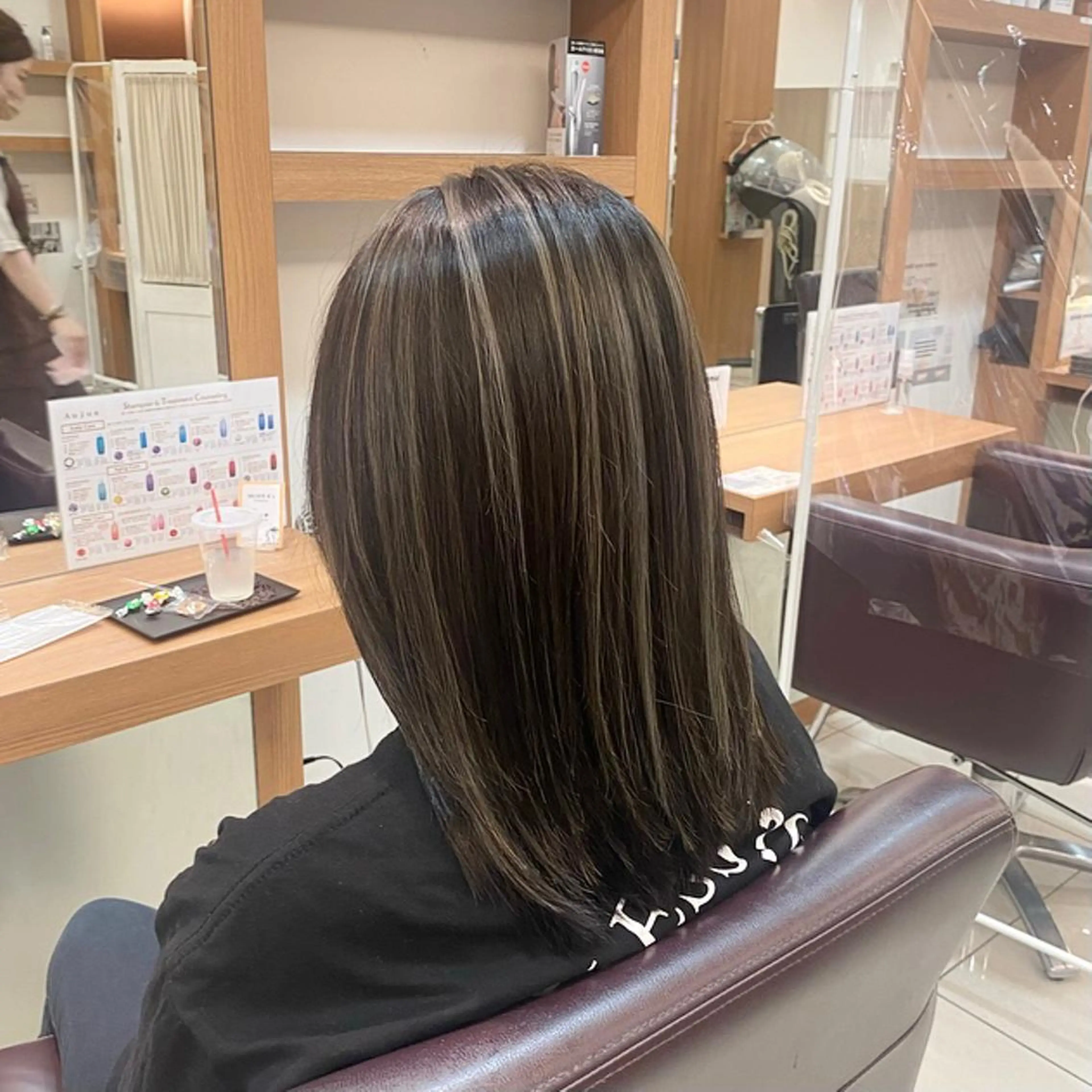 セミロング カラー 【カラー指名No 1✨】原田響のヘアスタイル