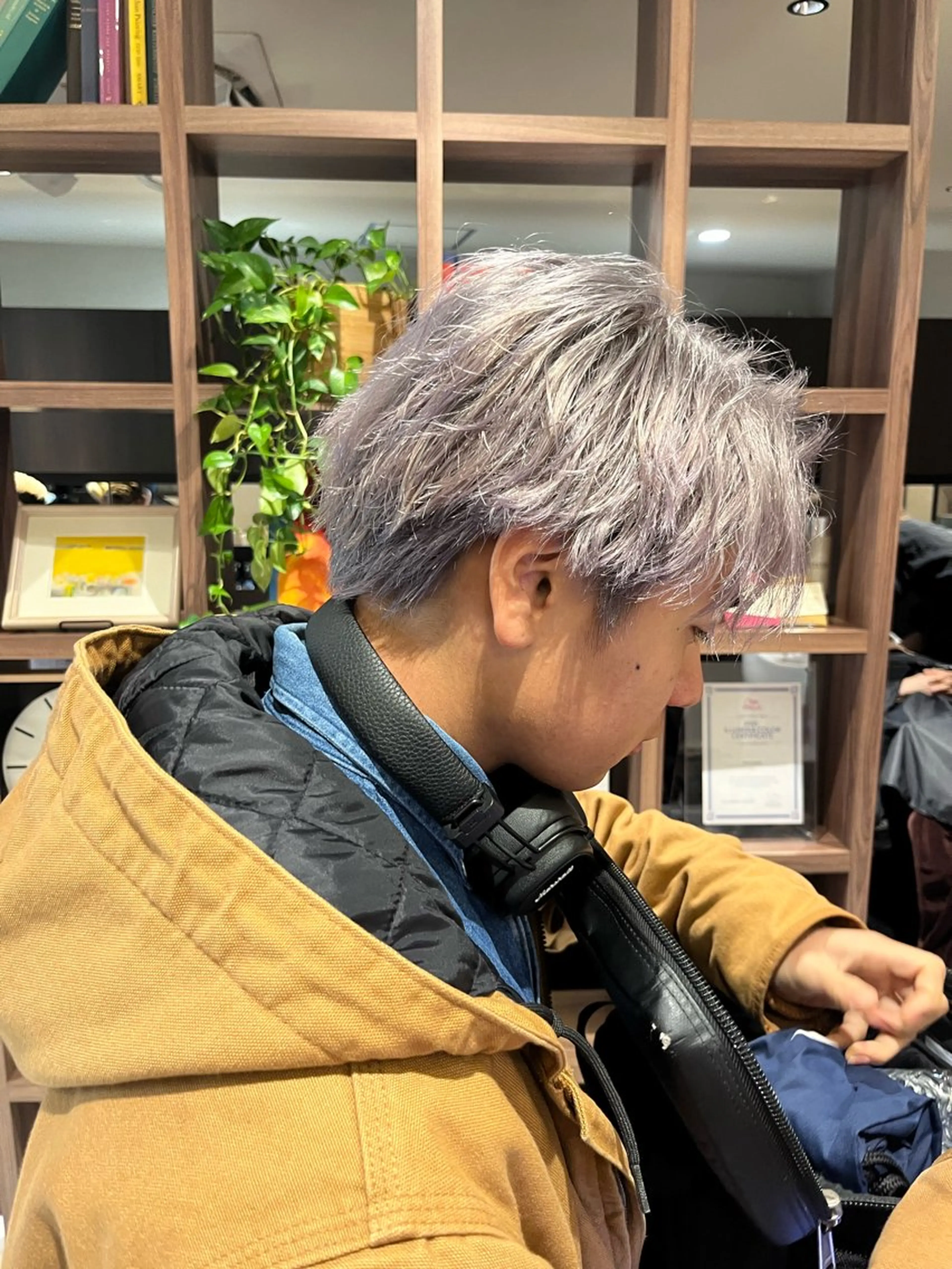 ショート カラー メンズ メンズブリーチ メンズパーマ ブリーチ ラベンダーカラー シルバー dogstar小林諒 レイヤー/ブリーチのヘアスタイル