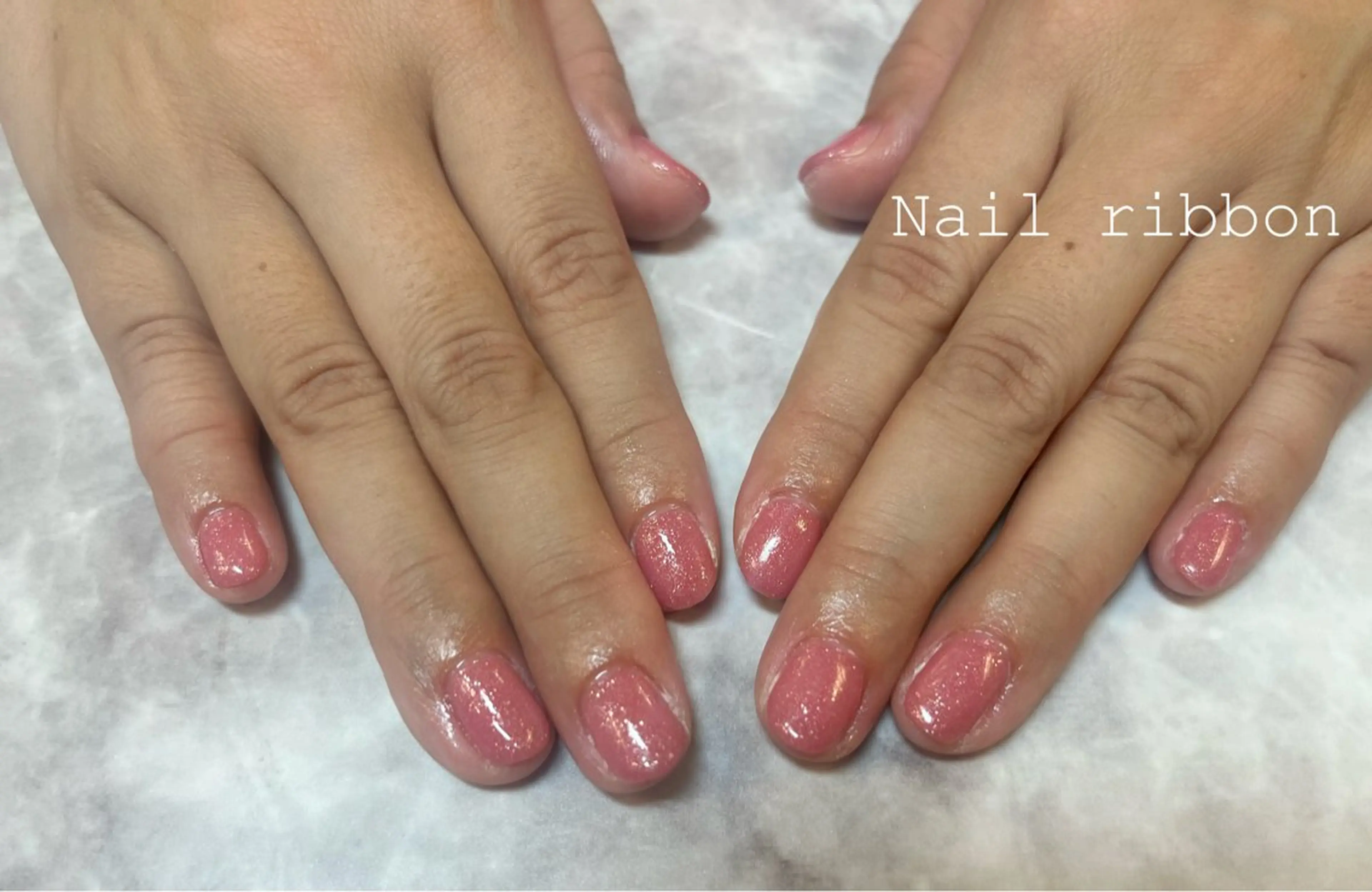 ネイル ラメ(グリッター) ワンカラーネイル ピンク ネイルリボン 笠井のネイルデザイン
