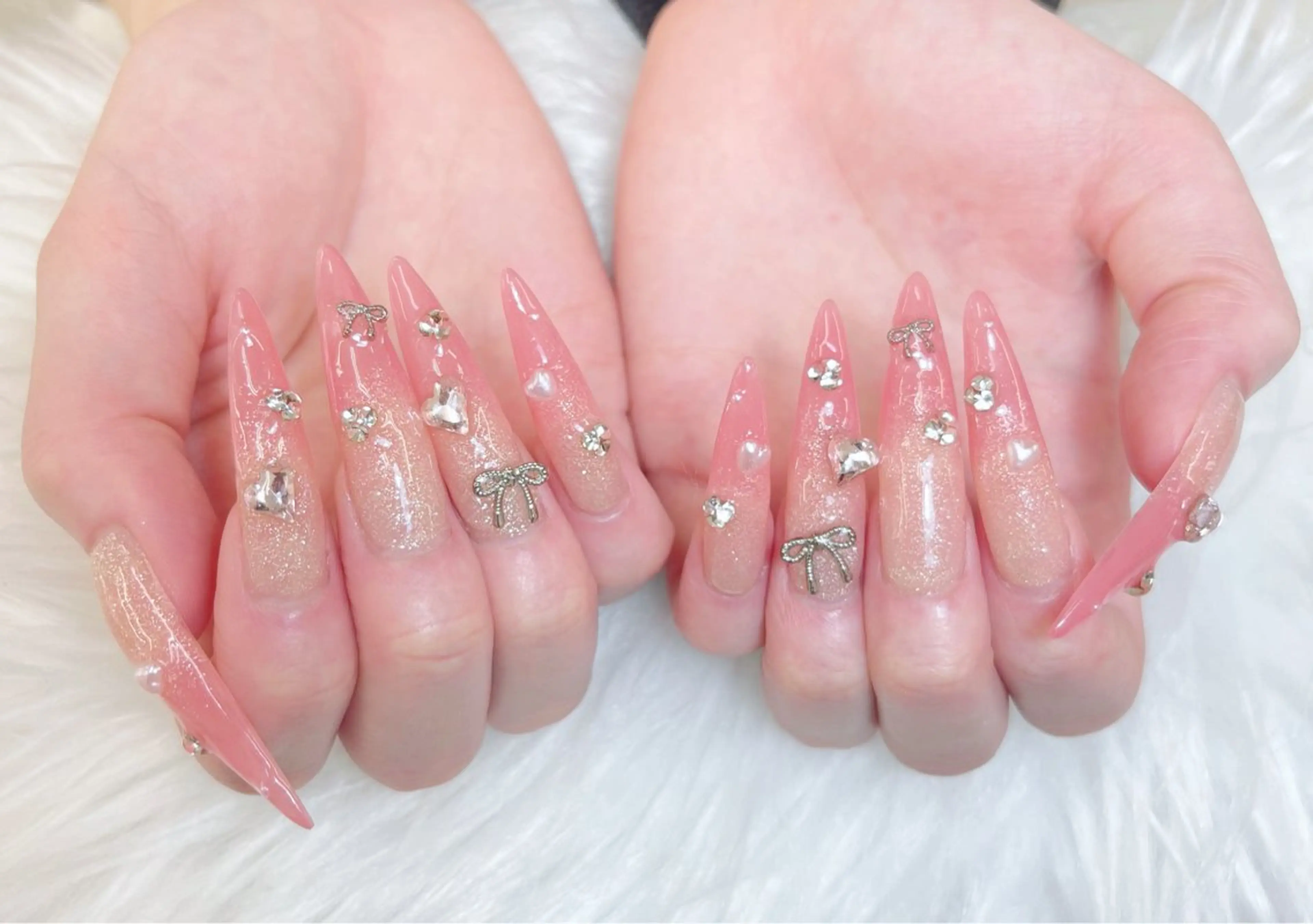 ネイル 成人式 ロングネイル マグネットネイル 大理石ネイル(マーブル) リボン ハンドネイル Amee Nailsalon所属・Amee Nailsalonのネイルデザイン