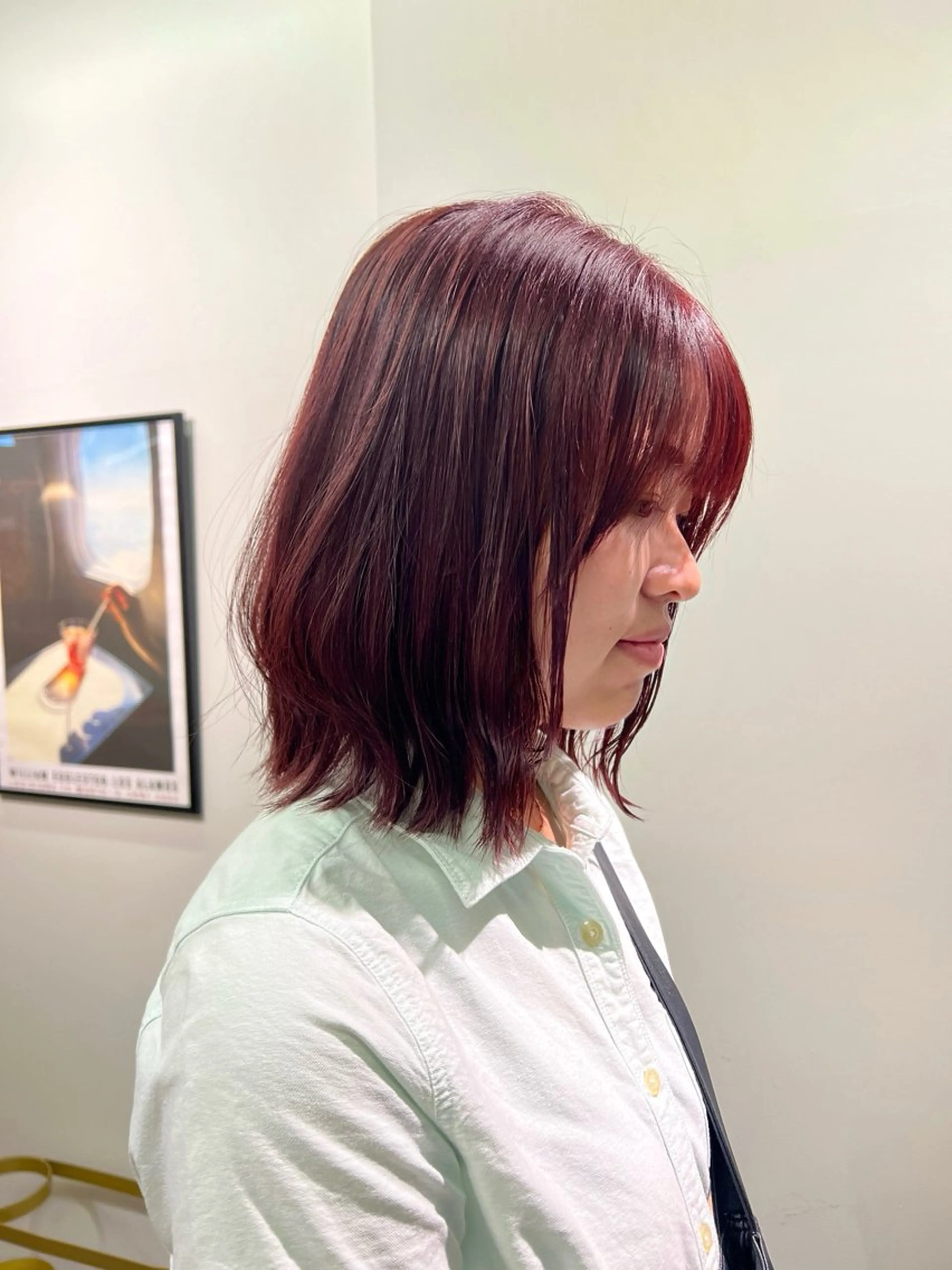 ミディアム 外ハネヘア コノカ暖色カラー/ 透明感カラーのヘアスタイル