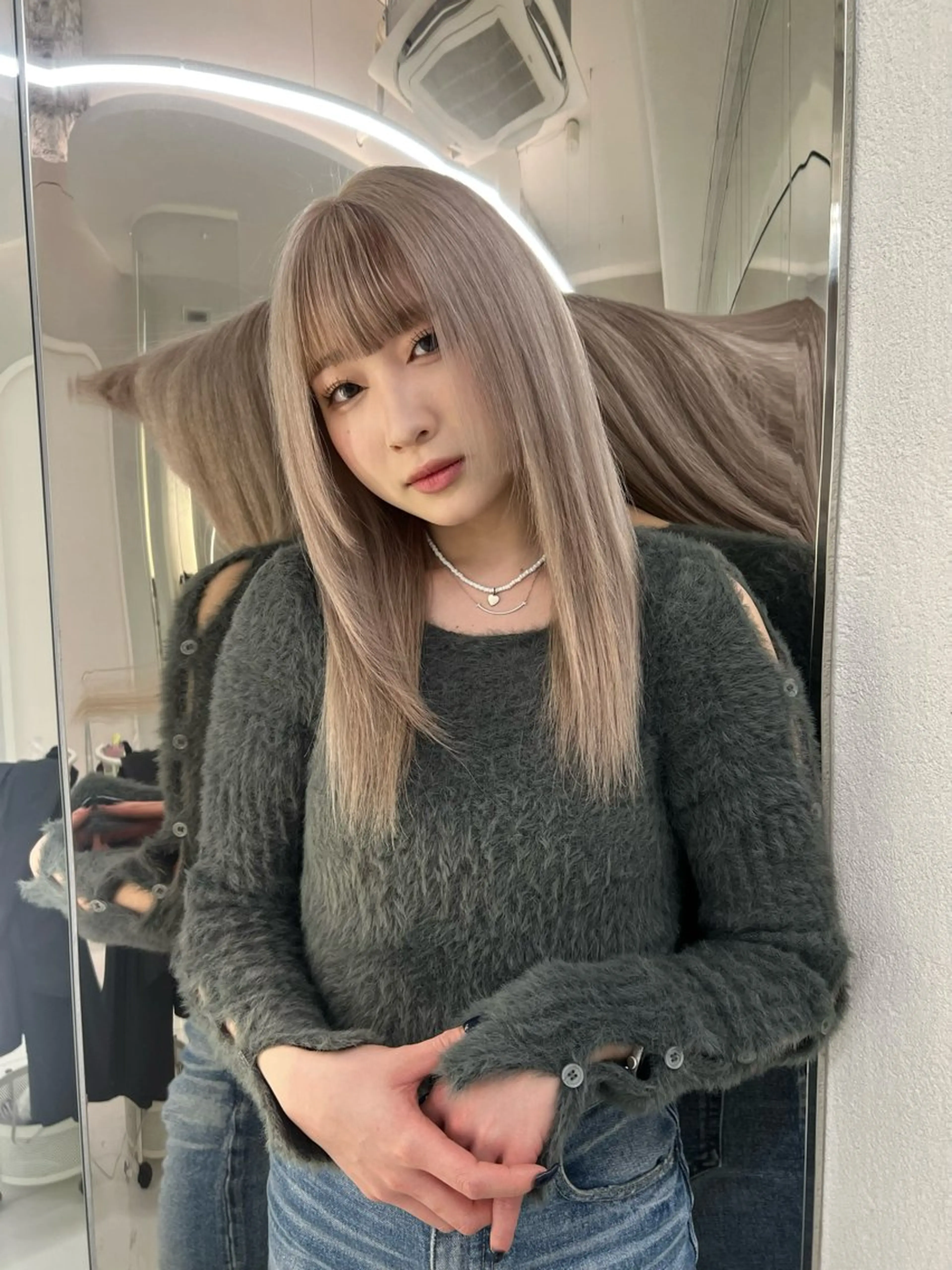 セミロング カラー ブリーチ GAGA所属・GAGA AMIKAのヘアスタイル