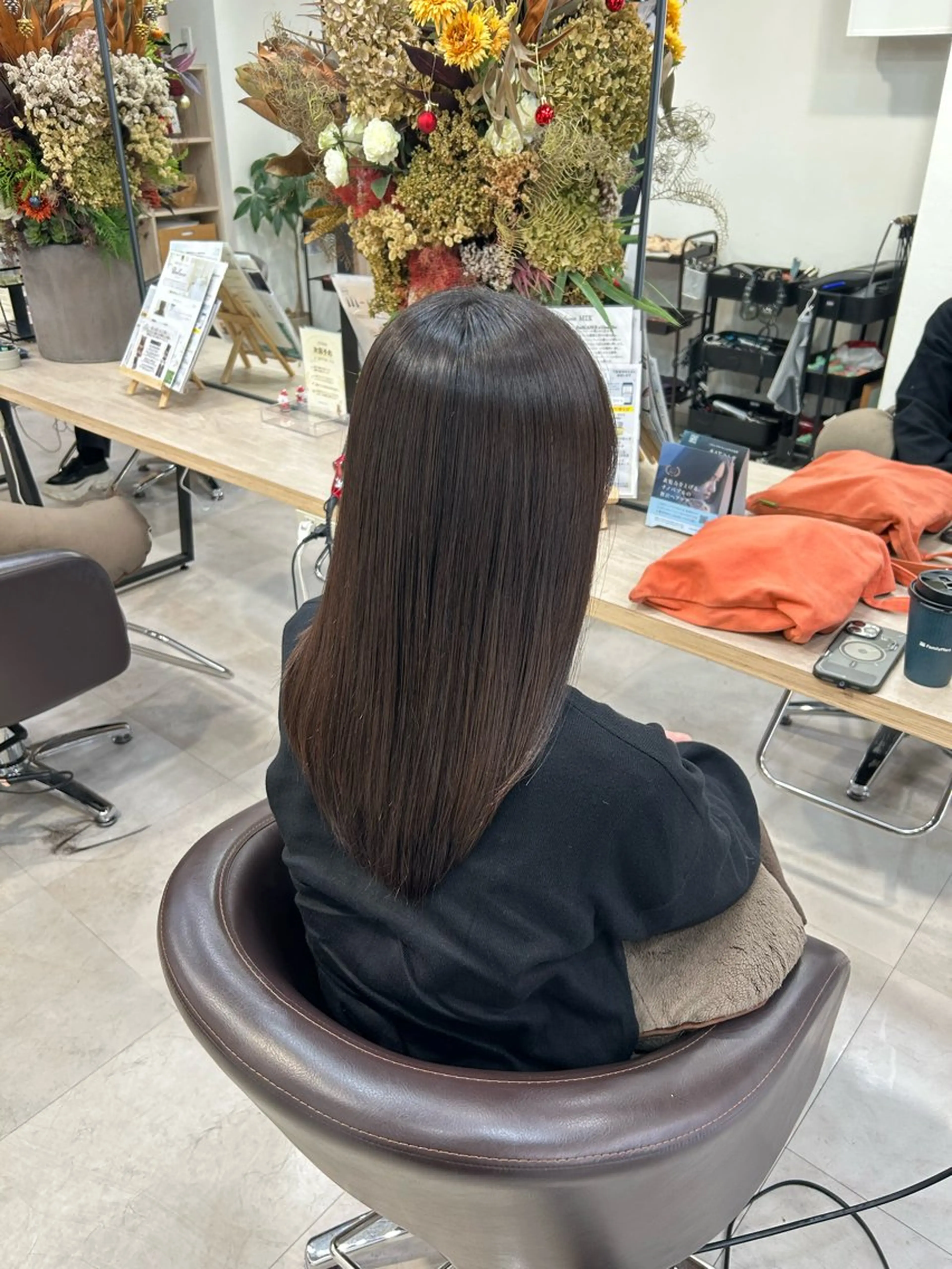 セミロング 縮毛矯正 光を纏うツヤ感ロング Natsuki🪽のヘアスタイル