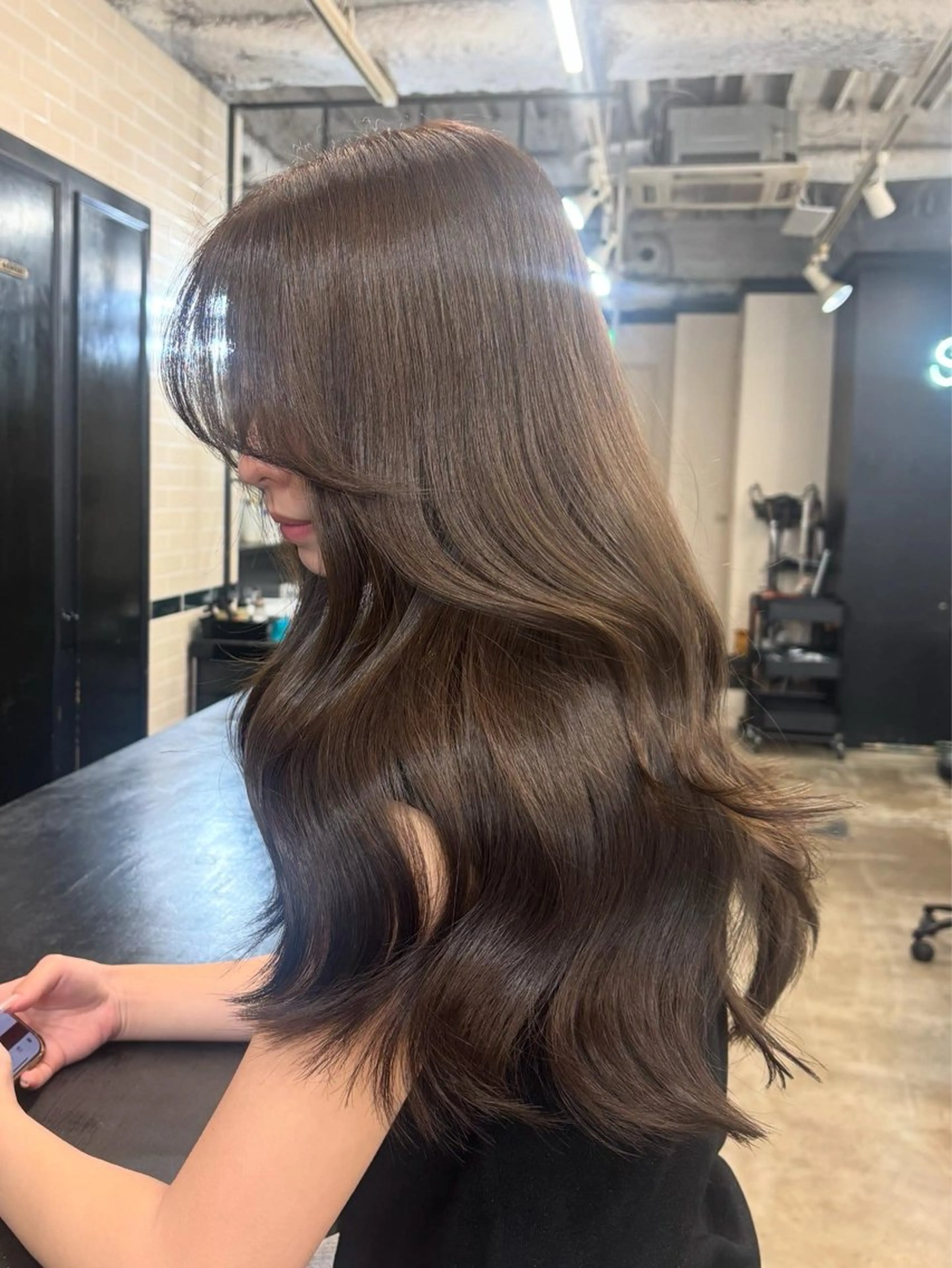 ロング カラー カット ヘアカラー トリートメント オリーブベージュ 🫒🩶Rianaのヘアスタイル