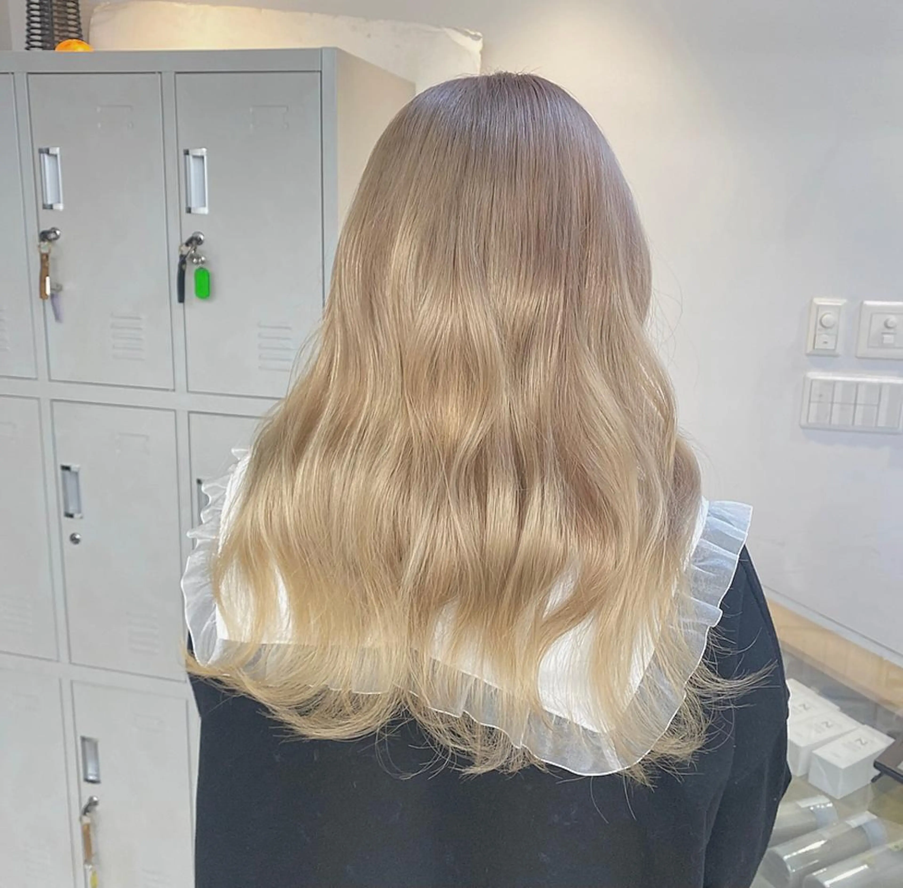 ロング カラー パーマ ヘアアレンジ メンズ キッズ ネイル マツエク・マツパ メンズブリーチ ブリーチ ホワイト 暖色系/透明感 治野心のヘアスタイル