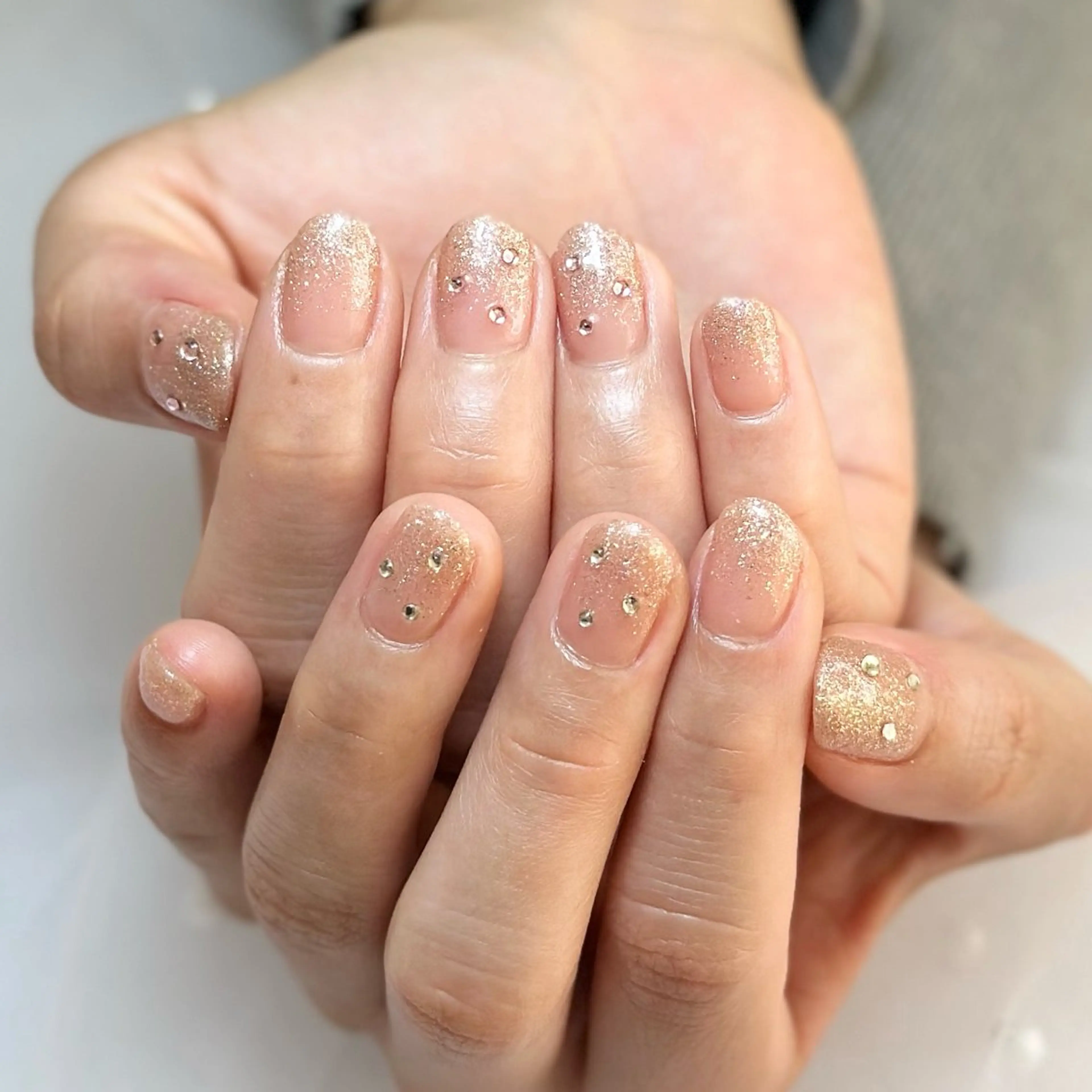 ネイル ストーンネイル ハンドネイル HAIR&MAKE POSH 日暮里のネイルデザイン