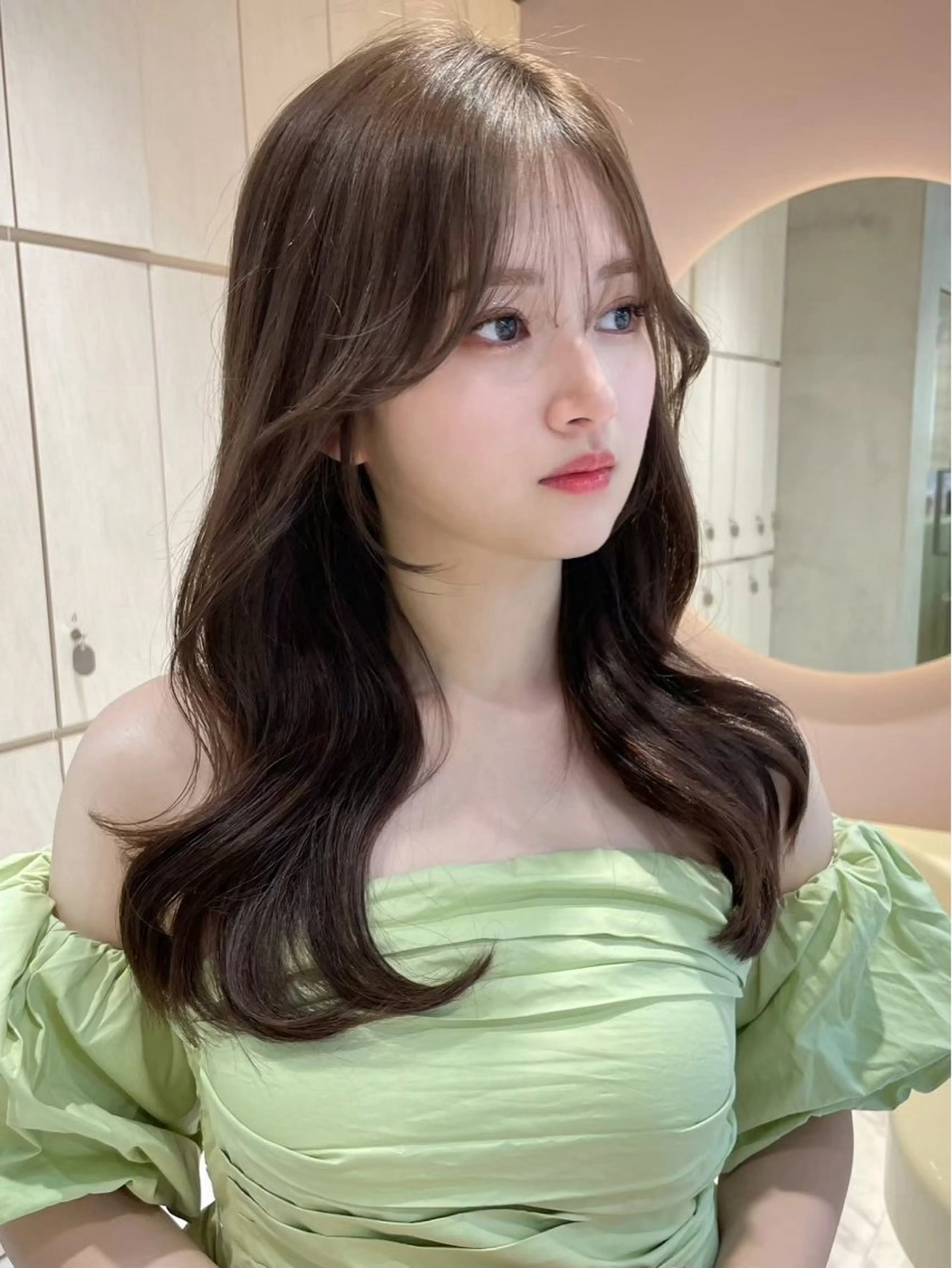セミロング カラー 透明感カラー ダブルカラー 顔まわりレイヤー 韓国風ヘア レイヤーカット ブリーチなし髪質改善 韓国ヘア　柏崎颯刀のヘアスタイル