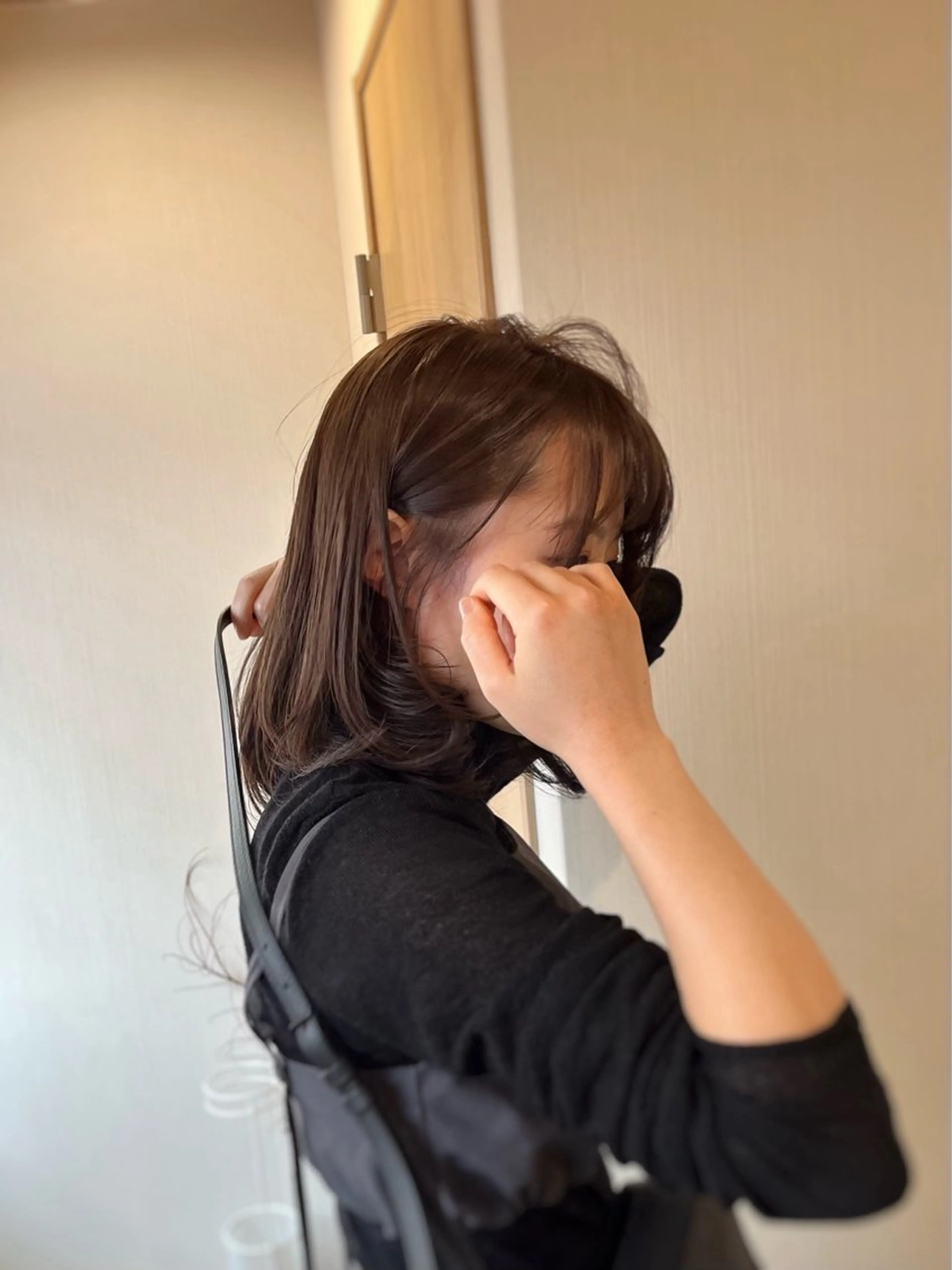 ミディアム カラー アッシュ ブラウンカラー ラベンダーカラー 下石怜子/レイヤー カット/透明感カラーのヘアスタイル