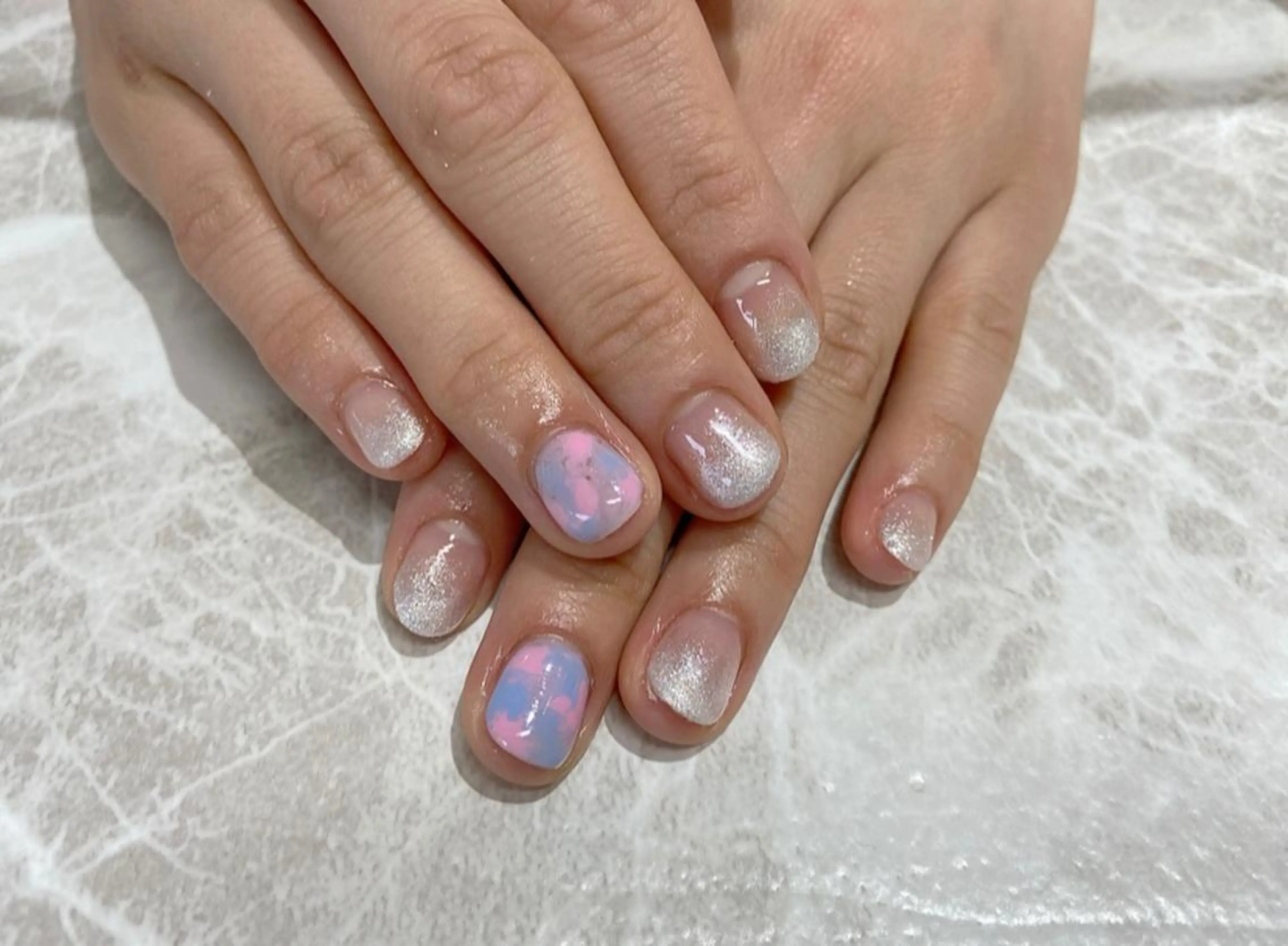 ネイル グラデーション ラメ(グリッター) ラメグラデーション 大理石ネイル(マーブル) 🧸熊谷 かほ🧸のネイルデザイン
