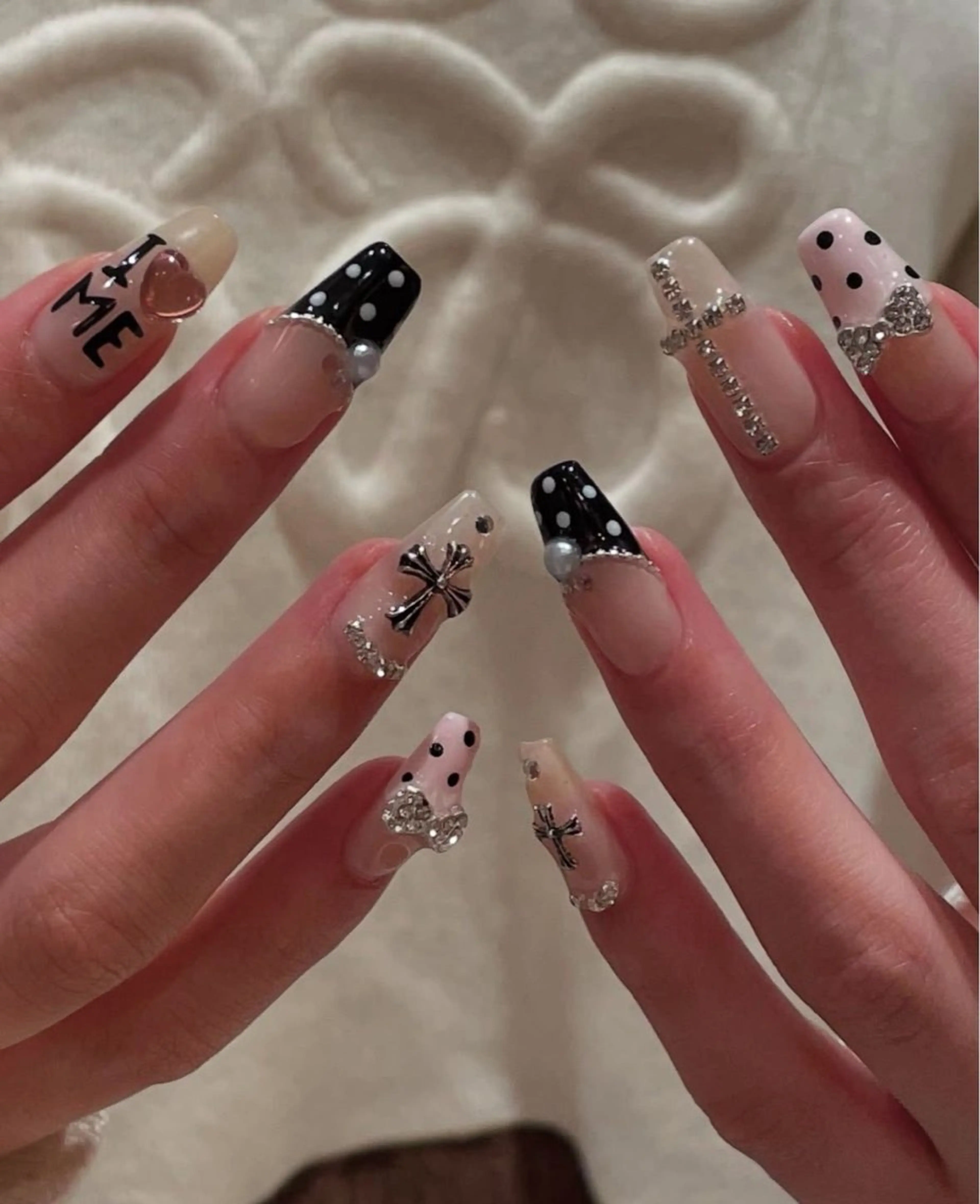 ネイル フレンチネイル ジェルネイル キラキラネイル 韓国ネイル マグネットネイル ハンドネイル Julli nail studio所属・Julli NailStudioのネイルデザイン