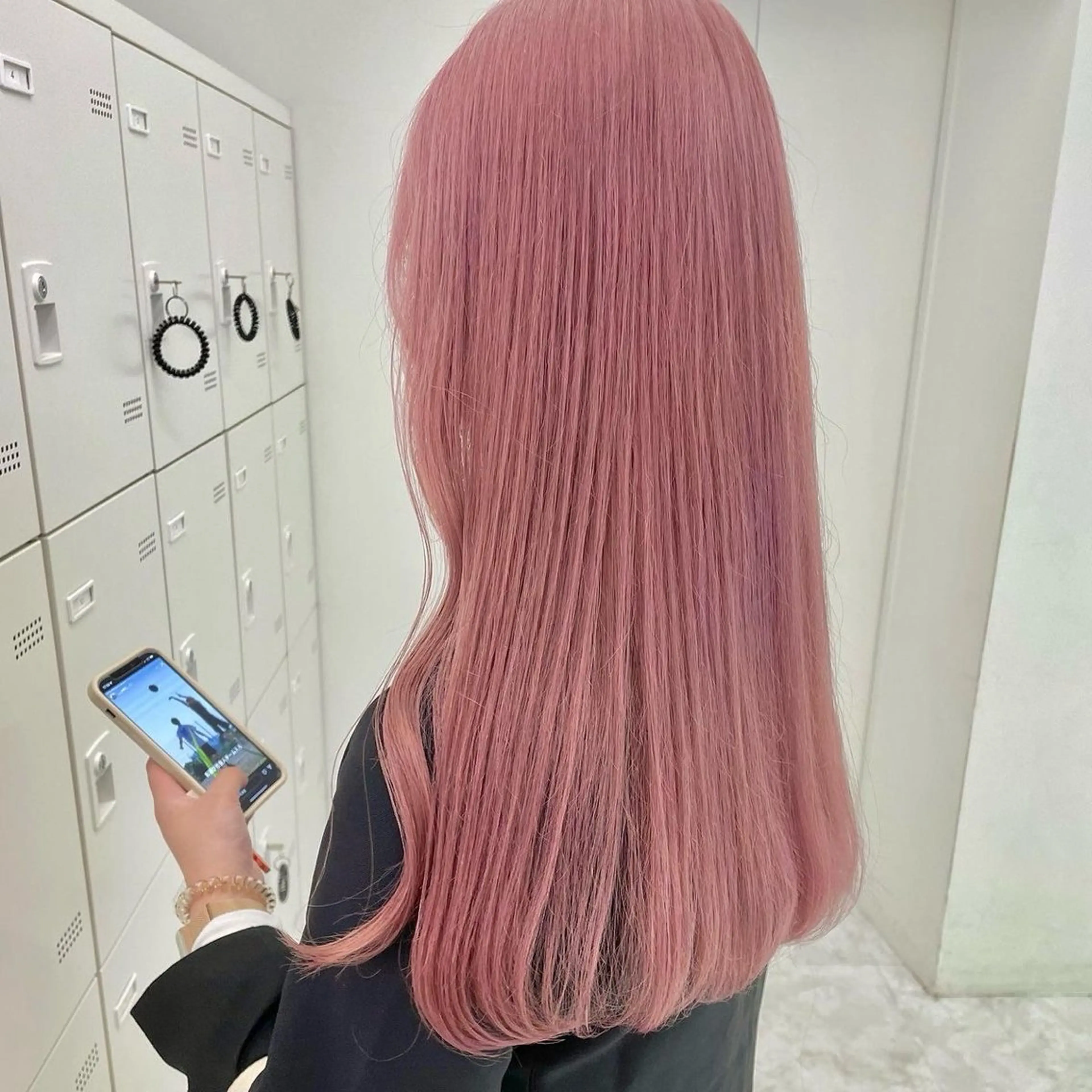 セミロング カラー ヘアアレンジ ヘアカラー トリートメント ヘッドスパ ヘアセット 🩵ダメージレス艶感 ハイトーン🩷のヘアスタイル