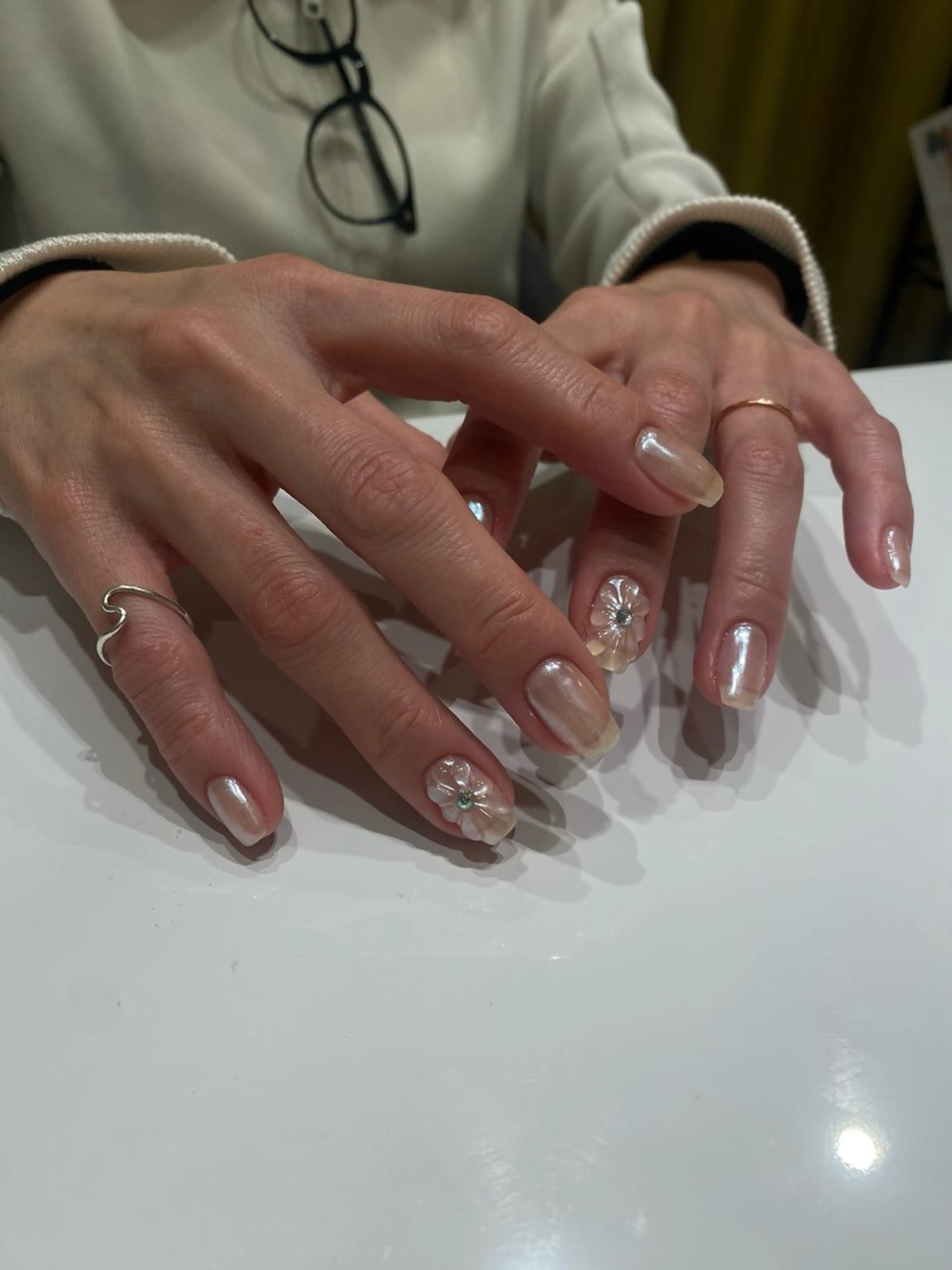 ネイル EARTH coiffure beaute 東松山店所属・町田 杏花のネイルデザイン