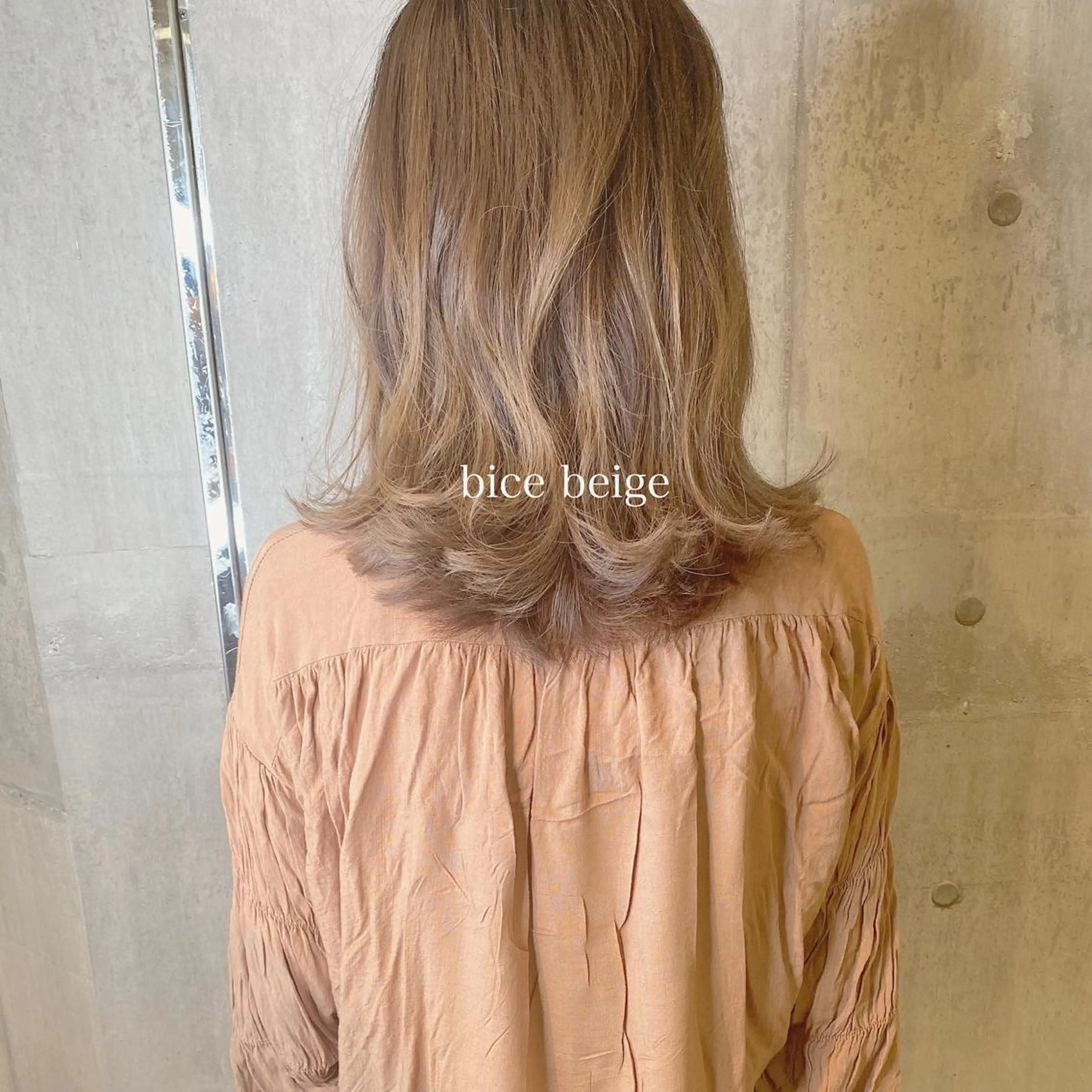 ミディアム カラー ベージュカラー カット ヘアカラー トリートメント 髪質改善ｶﾗｰ ｹｱﾌﾞﾘｰﾁ/ﾀﾑのヘアスタイル