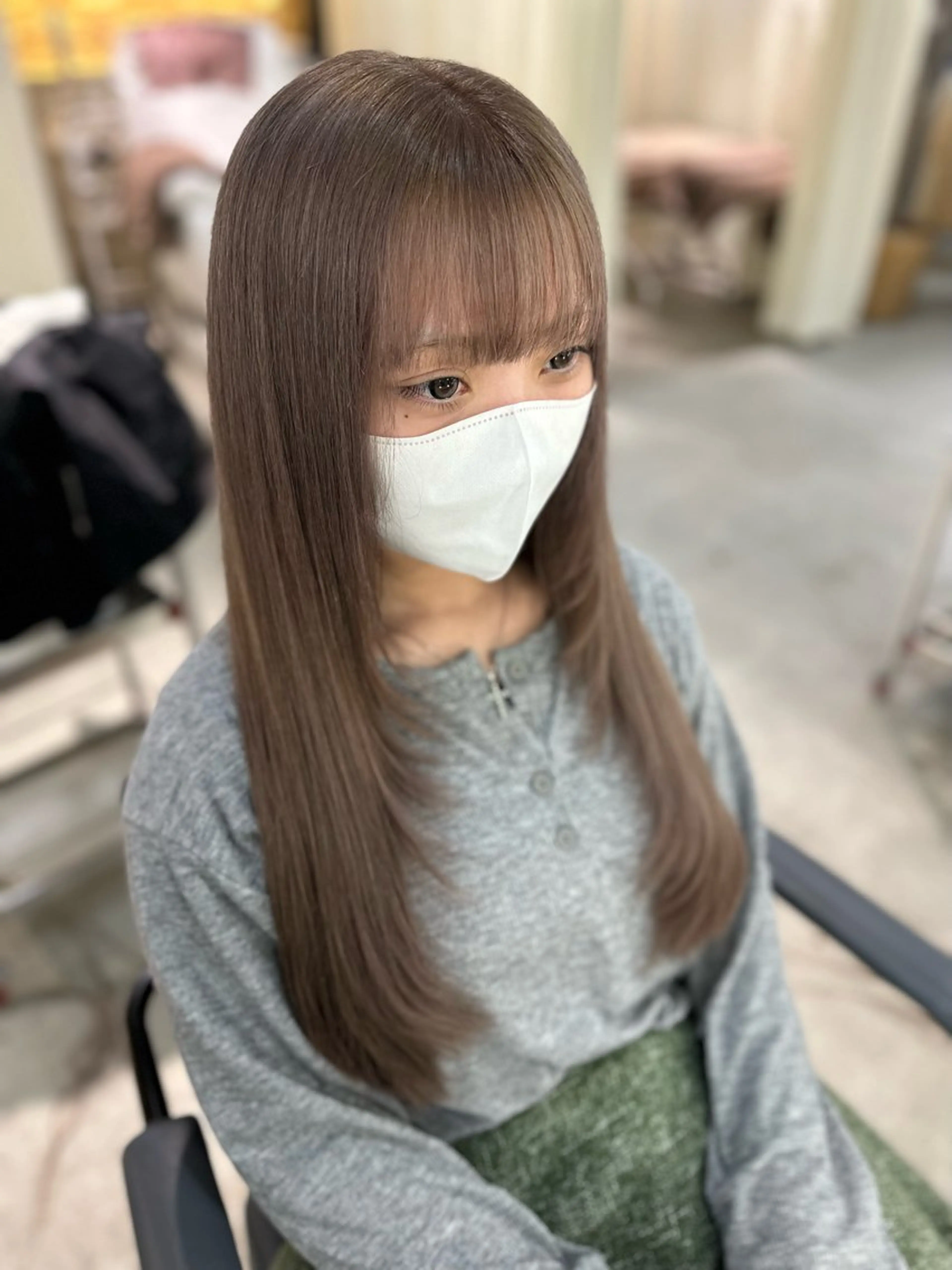 ロング カラー ロングレイヤー グレージュ ミルクティーグレージュ レイヤーカット ロング 溜 一太のヘアスタイル