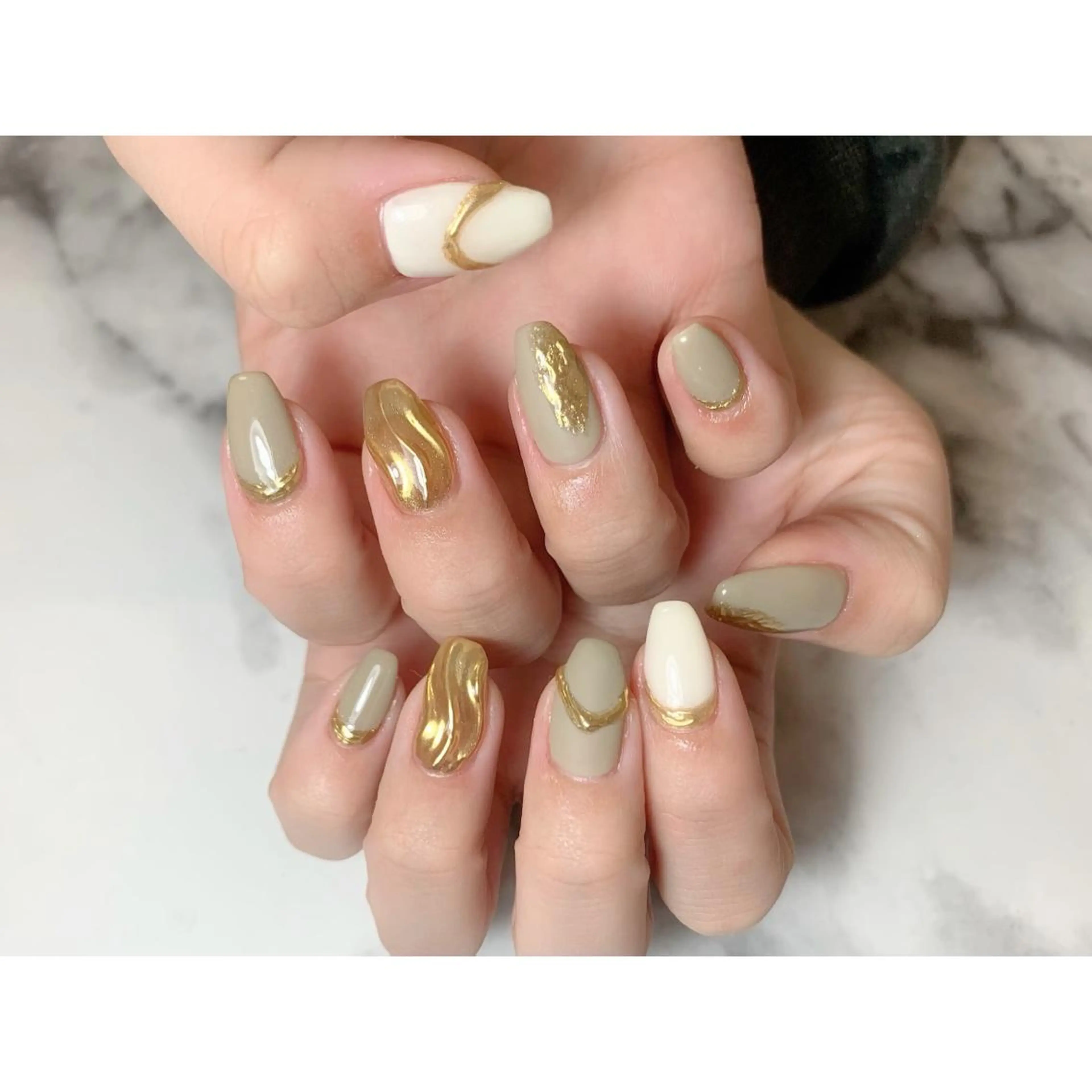 ネイル ミラーネイル nailsalon maluriのネイルデザイン
