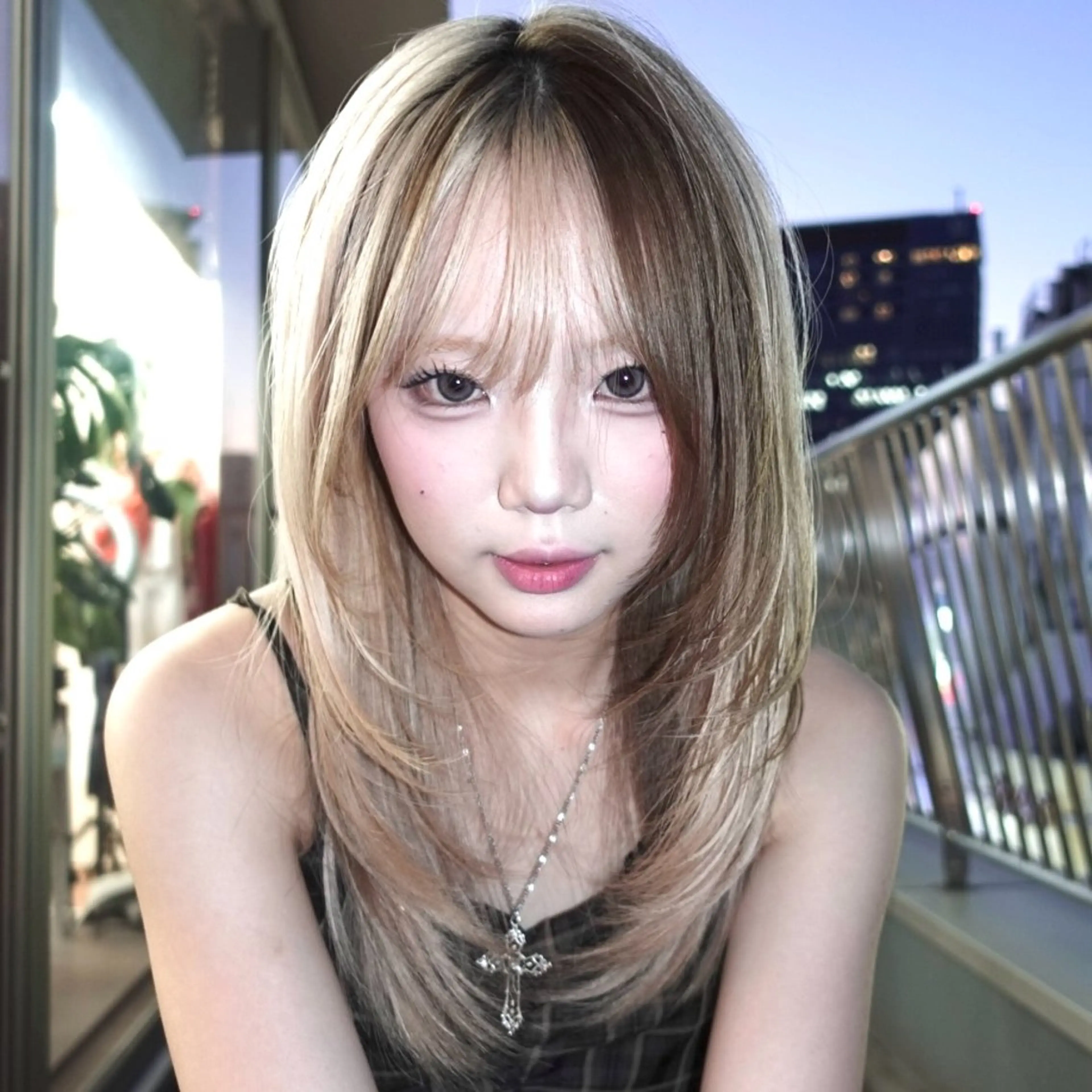 ミディアム カラー トリートメント カット トリートメント レイヤーカット ダブルカラーのヘアスタイル