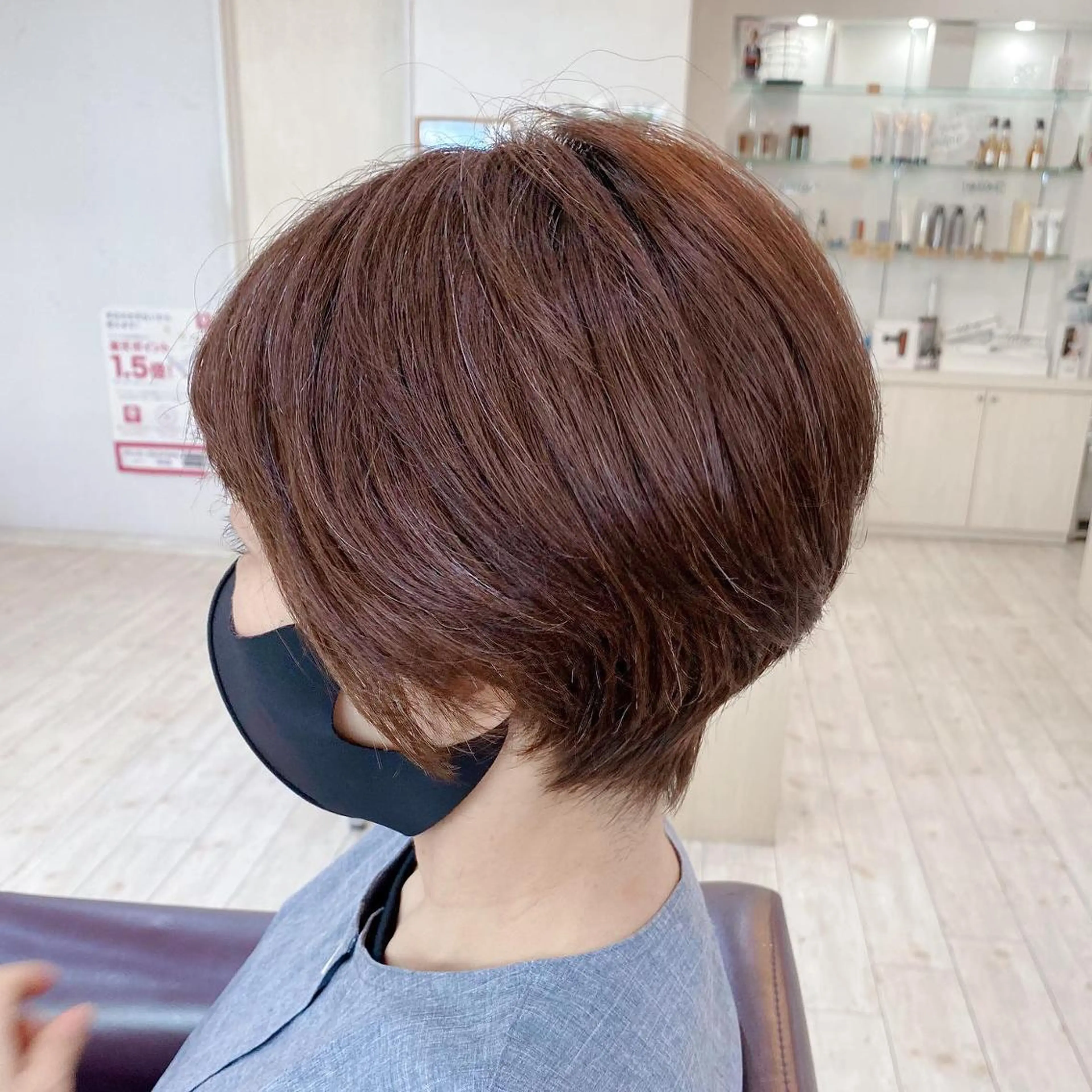 ショート カラー ショートボブ グレージュ ボブ くびれヘア くせ毛 favorite b Charmeのヘアスタイル