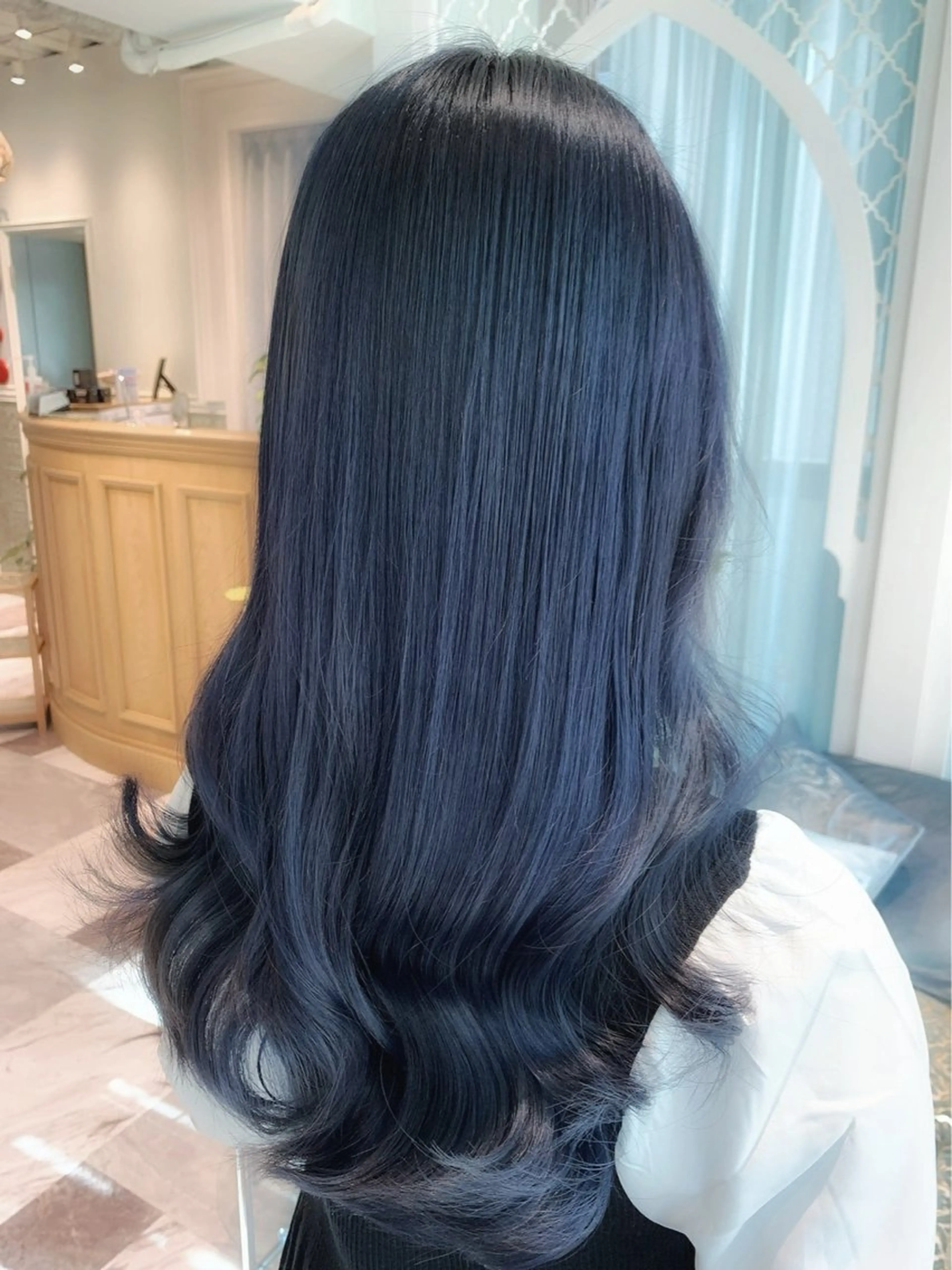ミディアム カラー ベージュカラー 黒髪 ブリーチ ブルーカラー ブルーブラック カット ヘアカラー トリートメント 木屋元一/透明感 /レイヤー/顔まわりのヘアスタイル