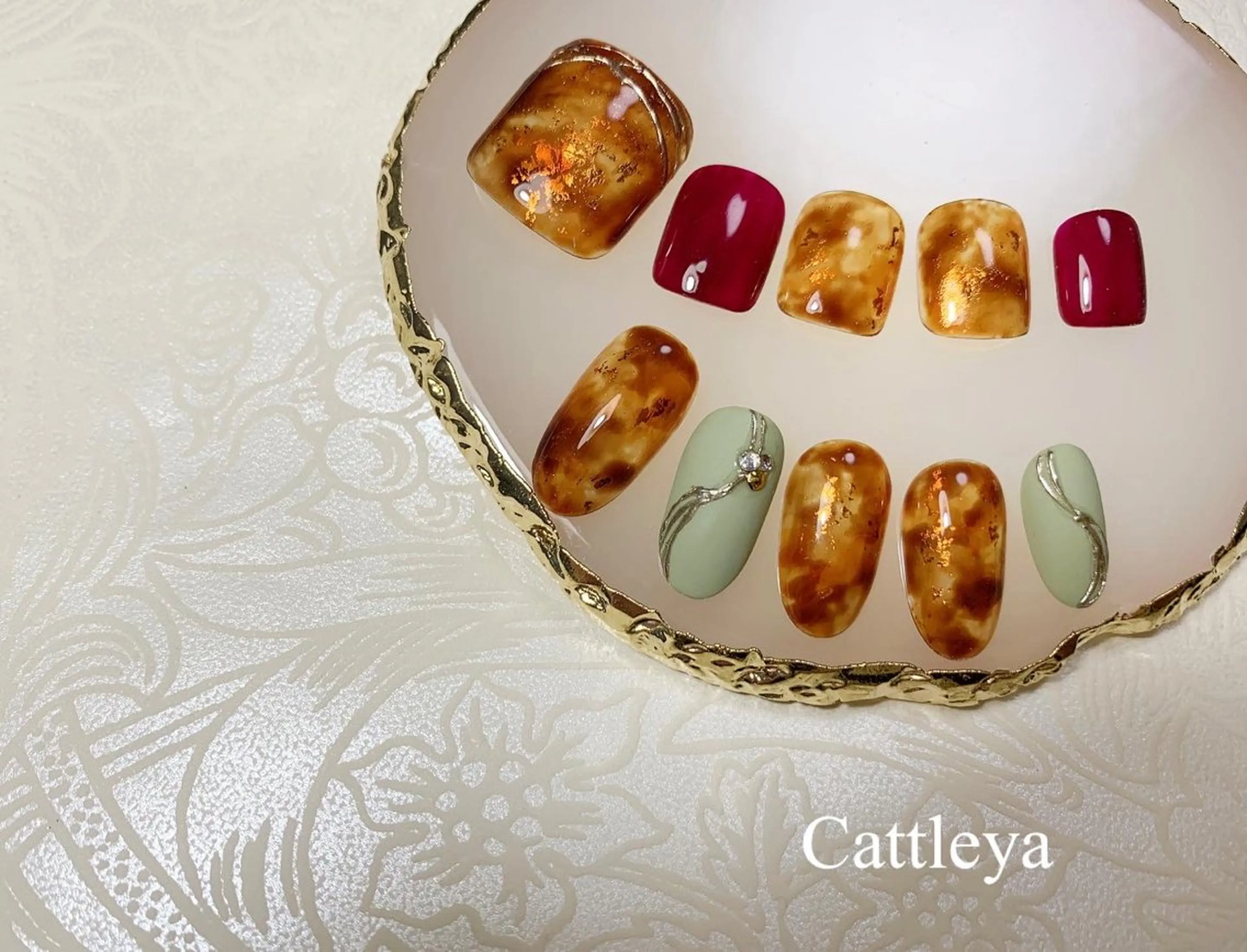 ネイル べっ甲ネイル シンプルネイル Cattleya カトレアのネイルデザイン