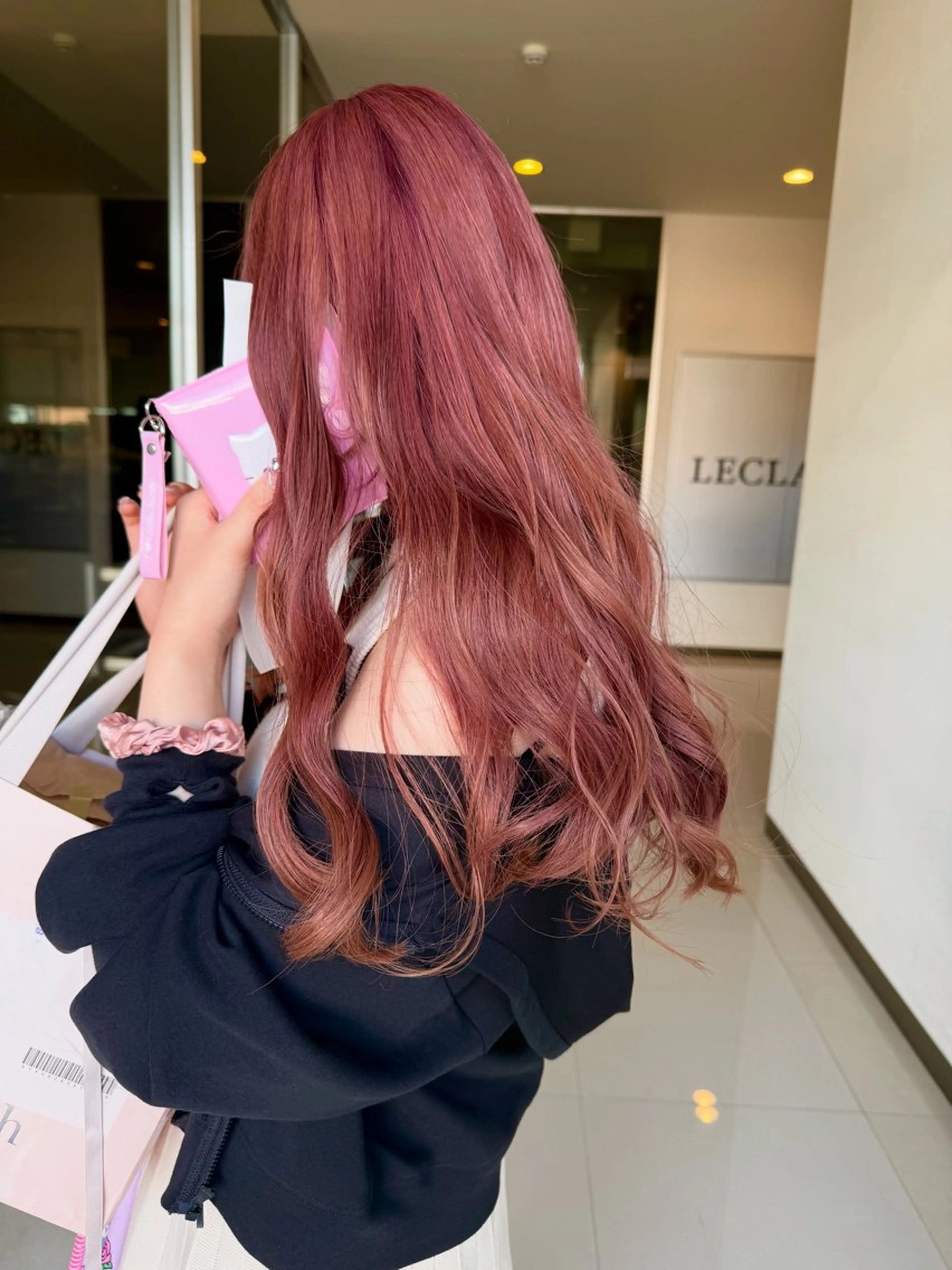 ロング カラー ブリーチ LECLAIRE所属・加藤 李奈のヘアスタイル
