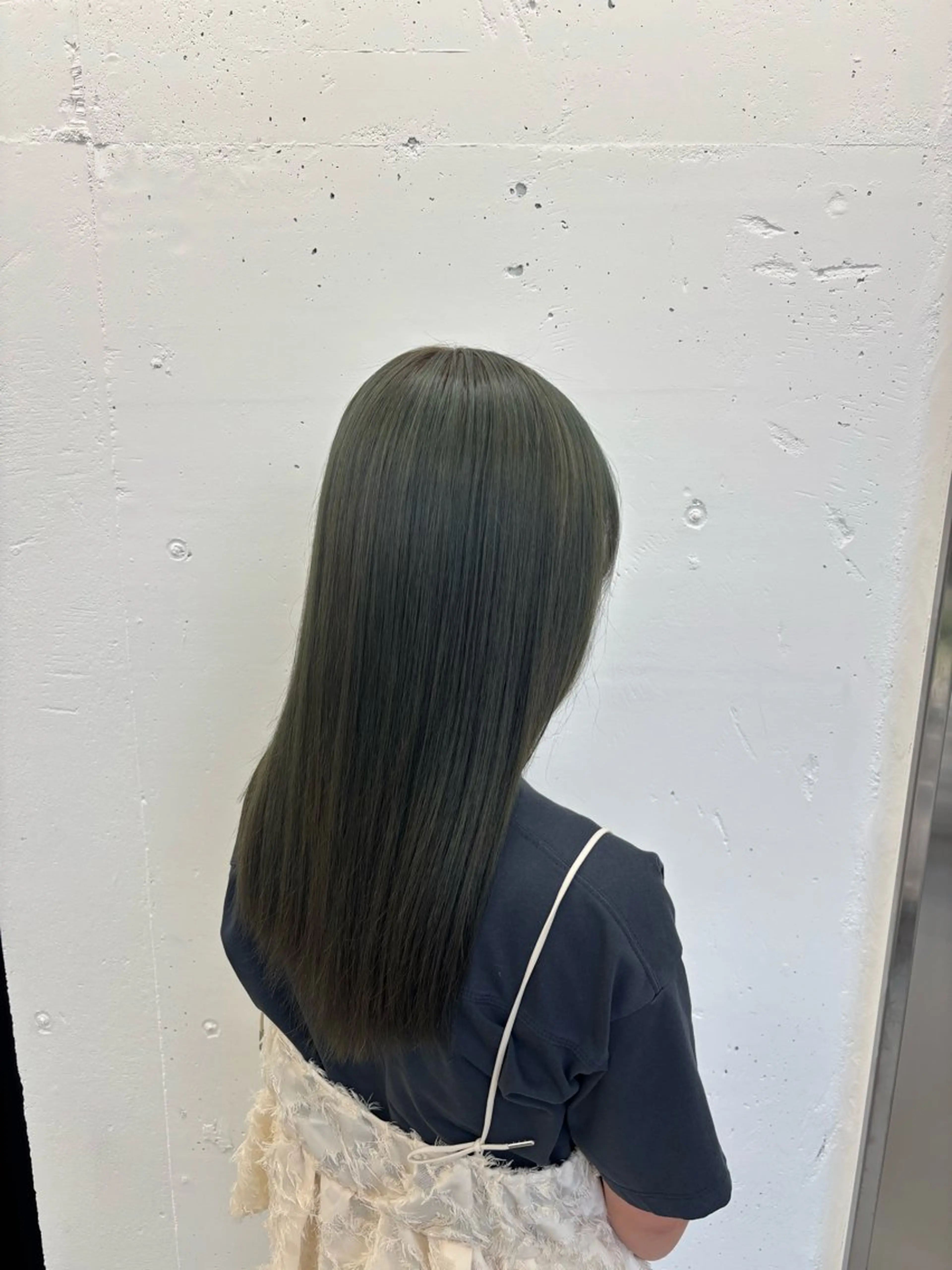 セミロング カラー ブリーチ 透明感カラー グレージュ オリーブグレージュ オリーブグレー ヘアカラー トリートメント 🌼あいり🌼 JILLSTUDIOのヘアスタイル