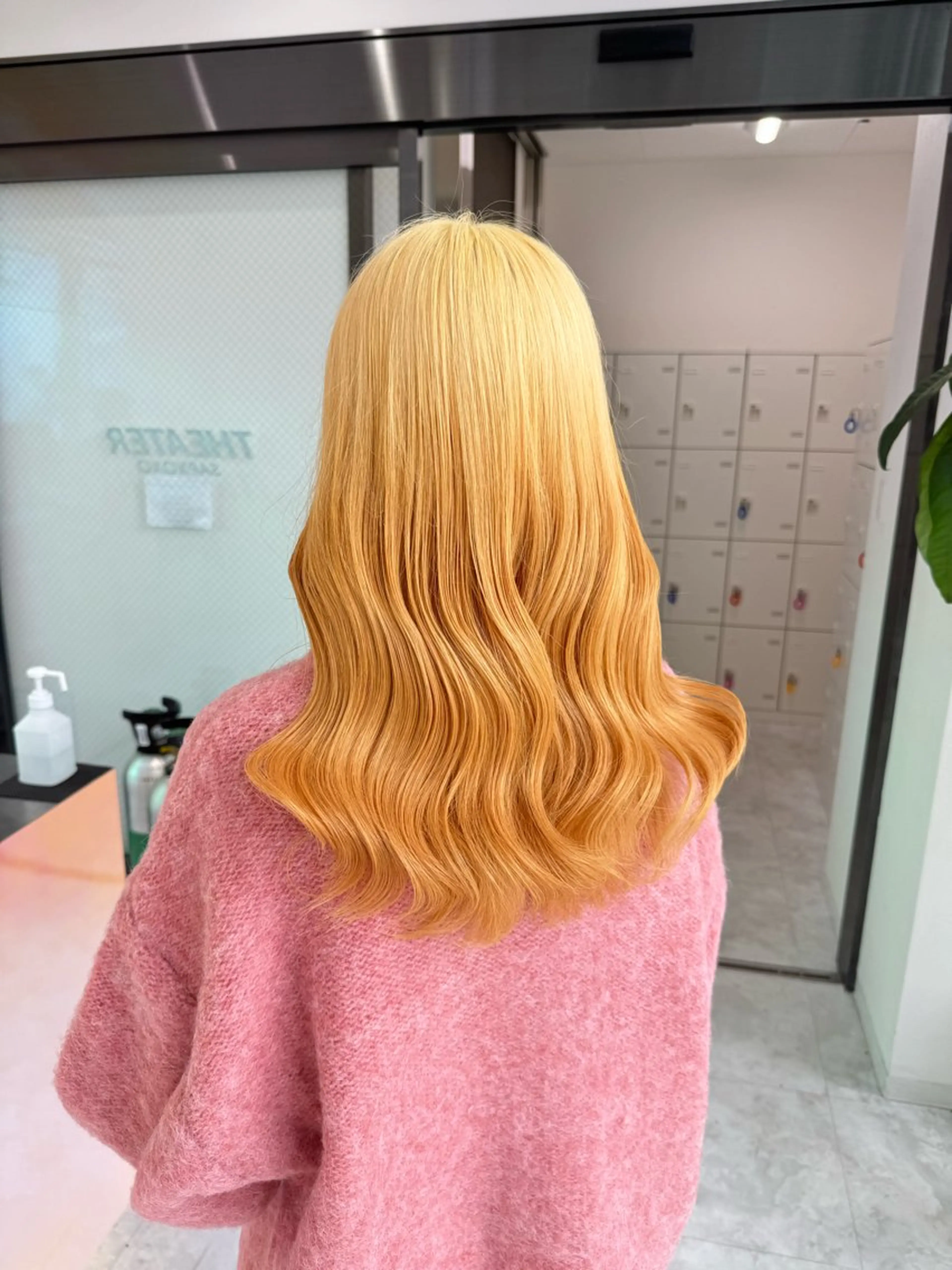 セミロング カラー ブロンド カット ヘアカラー トリートメント ヘアセット ♡ブリーチカラー♡ Mirioのヘアスタイル