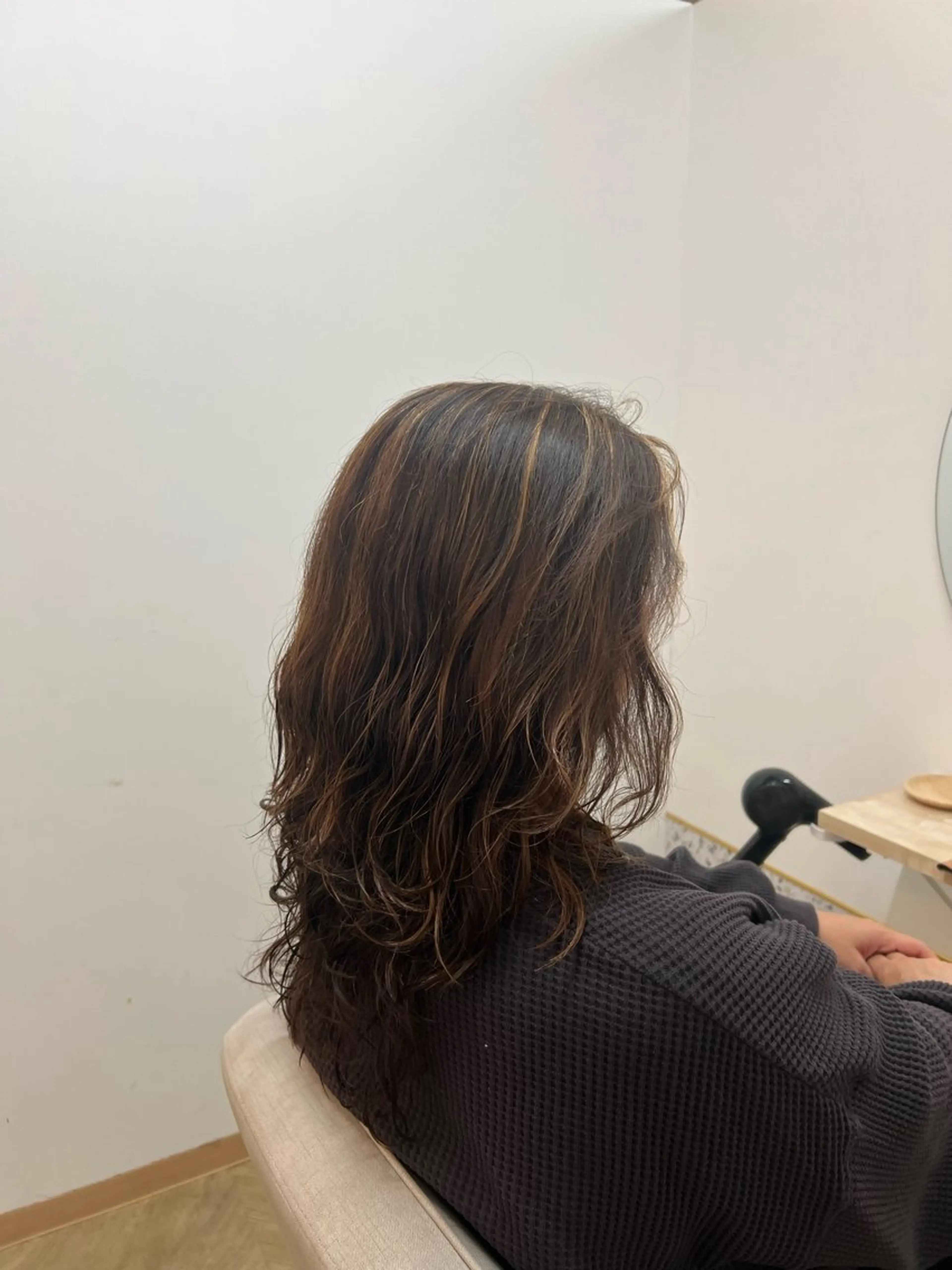 ミディアム カット ヘアカラー TELAHAIR HASEGAWAのヘアスタイル