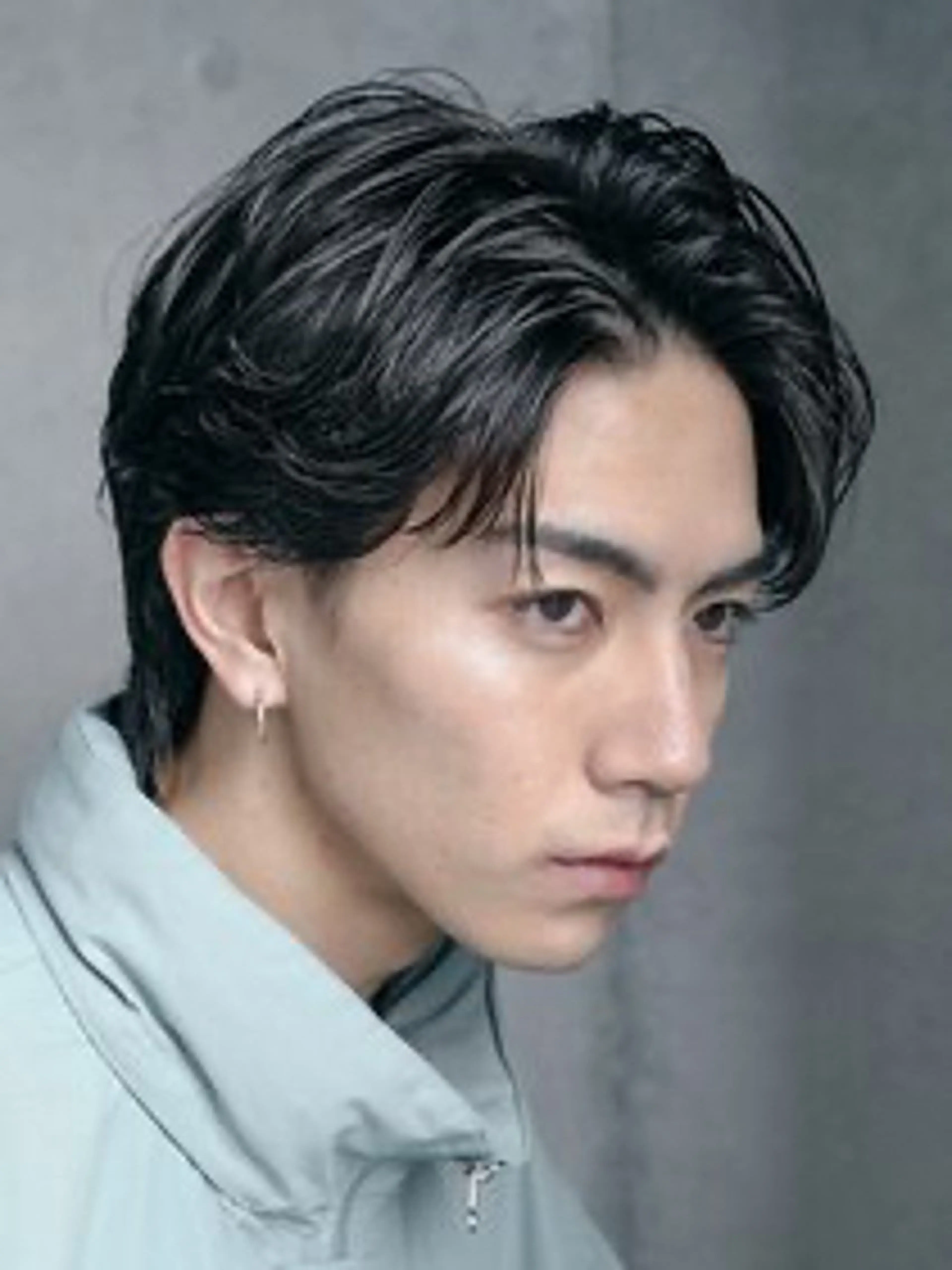 ミディアム パーマ メンズ ミディアムパーマ フェザーパーマ メンズパーマ カット パーマ fifth 渡部竜馬のヘアスタイル