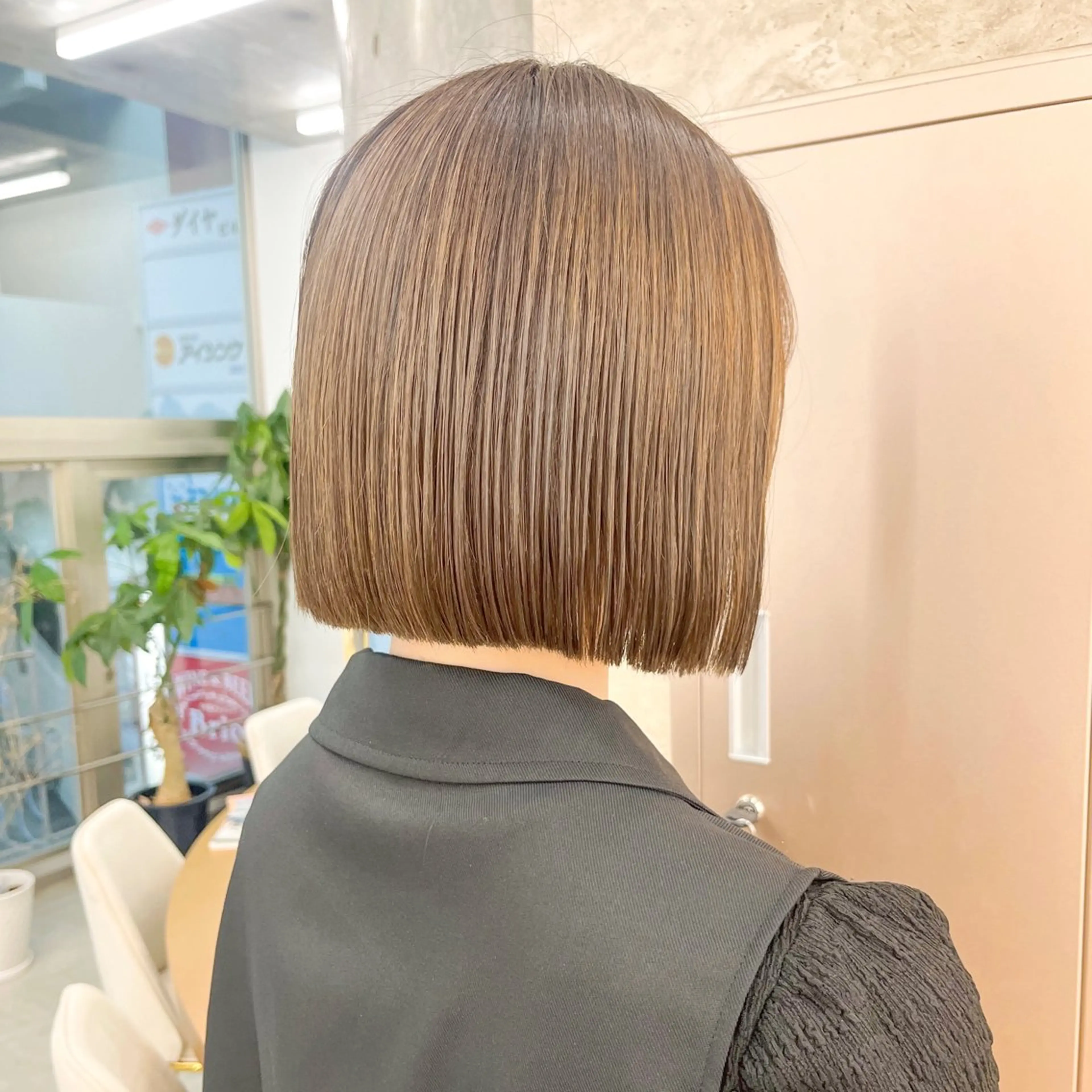 ミディアム ボブ カット ヘアカラー トリートメント エリアNo.1ボブ 💟Nanatsuのヘアスタイル