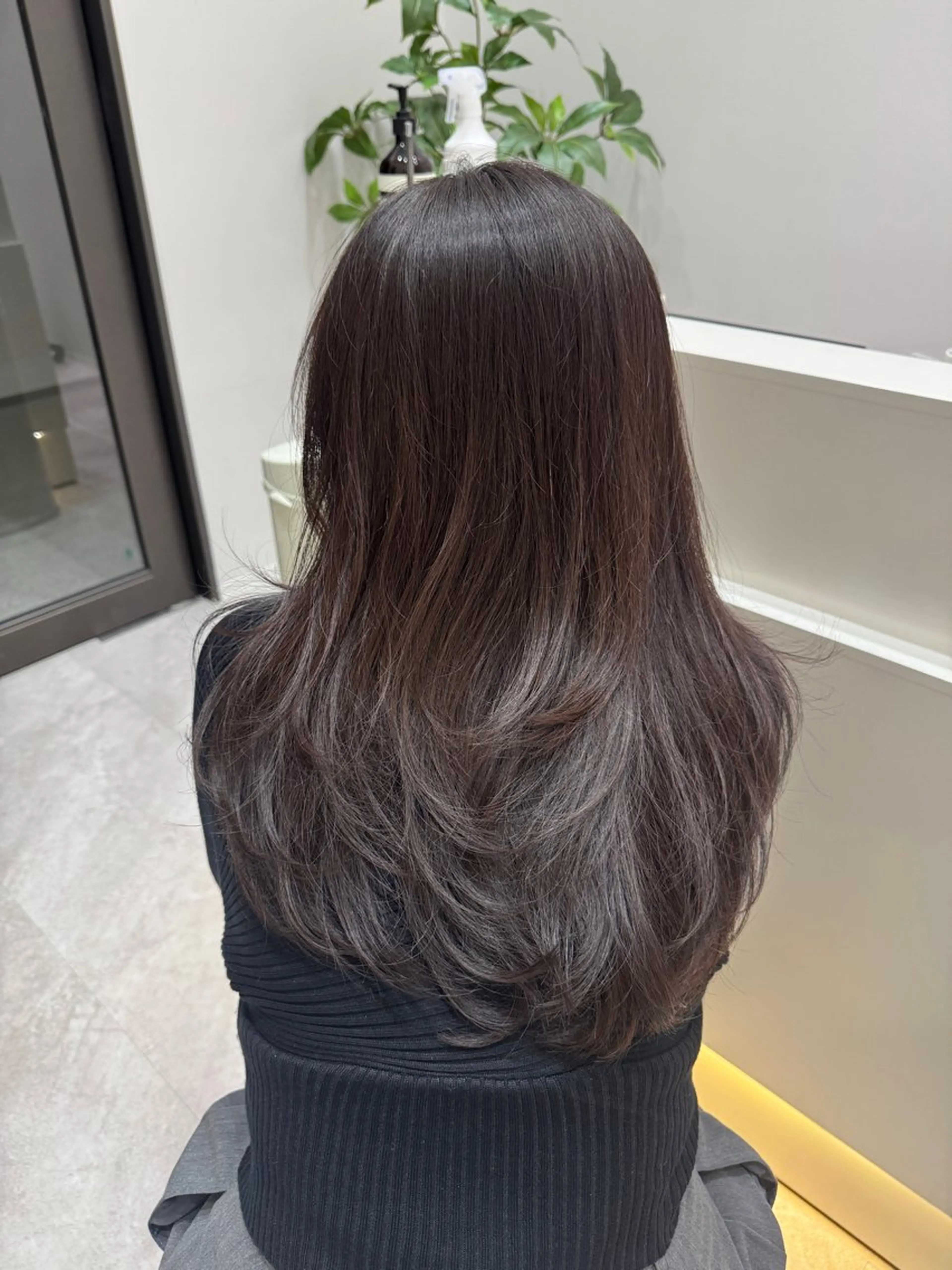 セミロング カラー カット ヘアカラー トリートメント COALL nex the salon所属・透け感グレージュ ふうか 渋谷のヘアスタイル