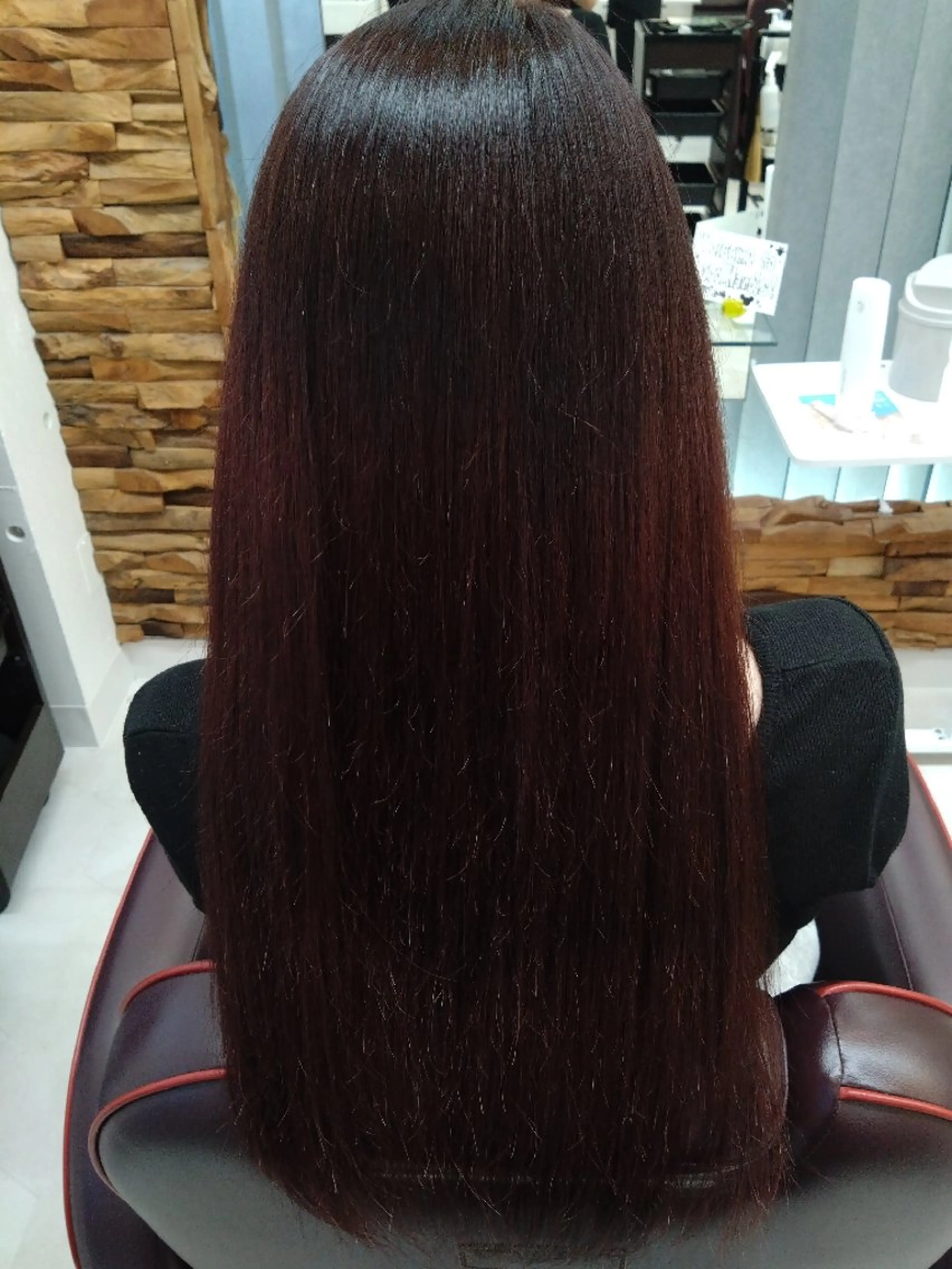 カラー ブリーチ レッドカラー God Hands所属・茂木 彩佳のヘアスタイル