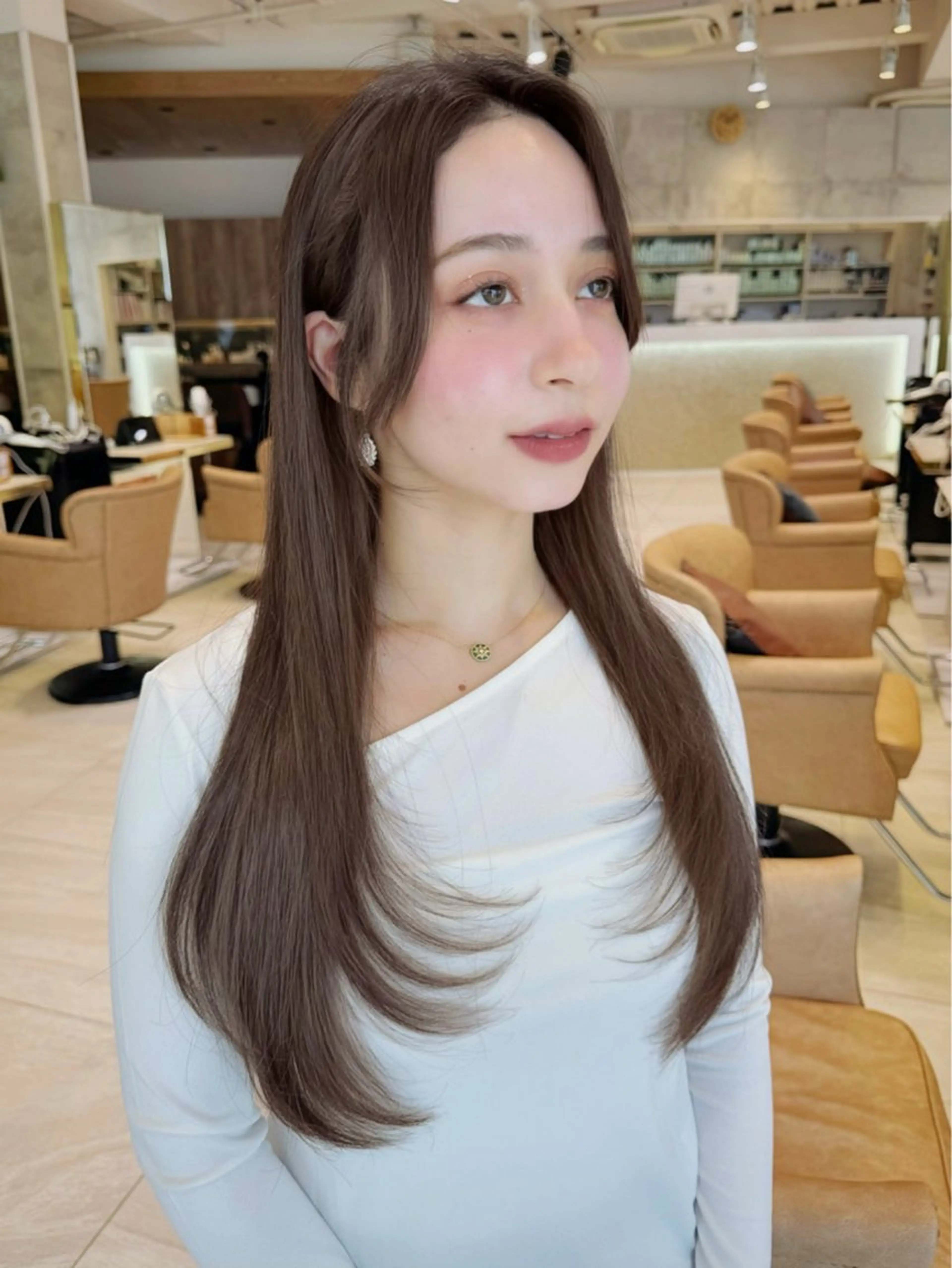 セミロング 無料カットモデル /レイヤー特化/荒砂のヘアスタイル