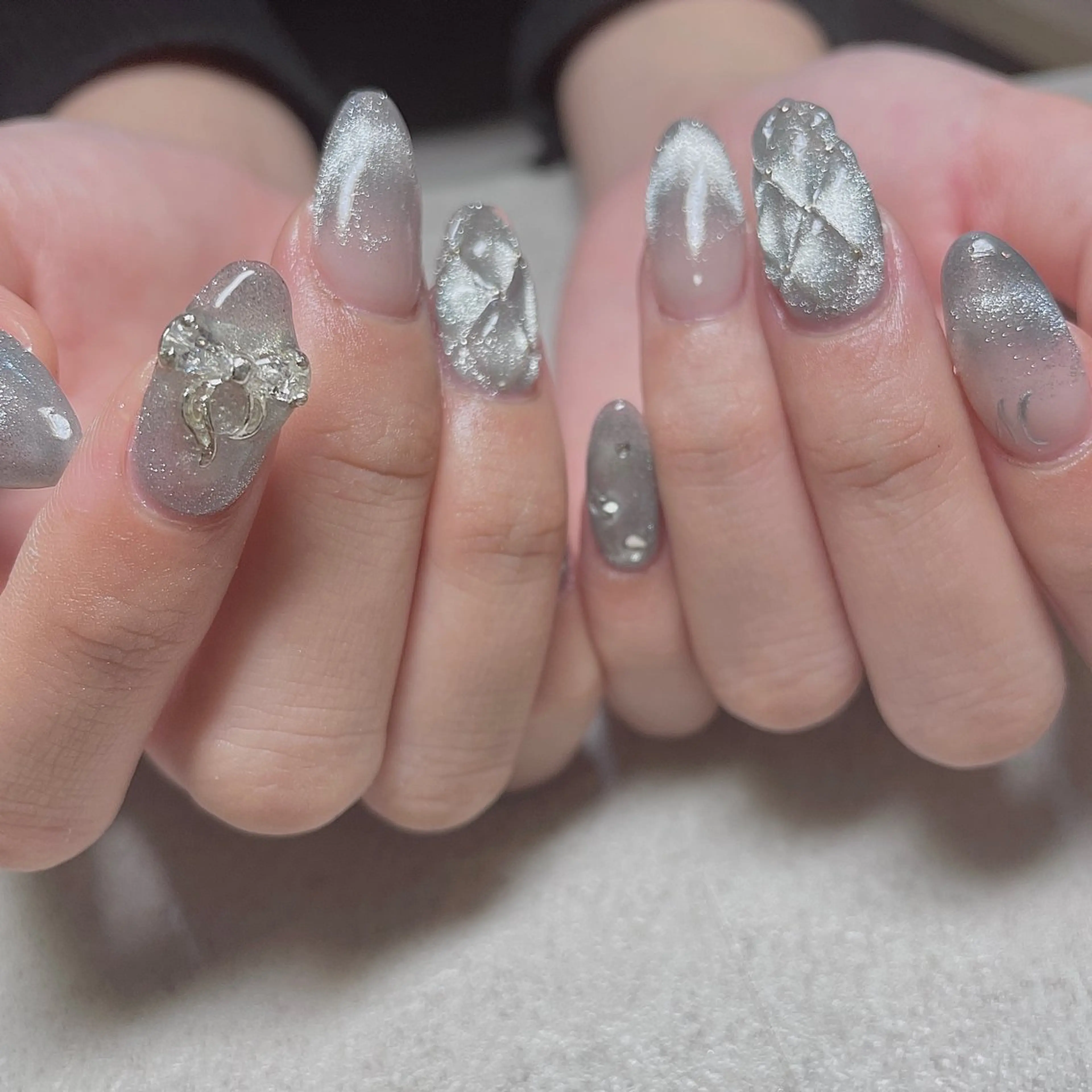 ネイル ブルー フレンチネイル キラキラネイル ロングネイル マグネットネイル ハンドネイル acs.n所属・ネイル，耳つぼ 風間すみれのその他イメージ